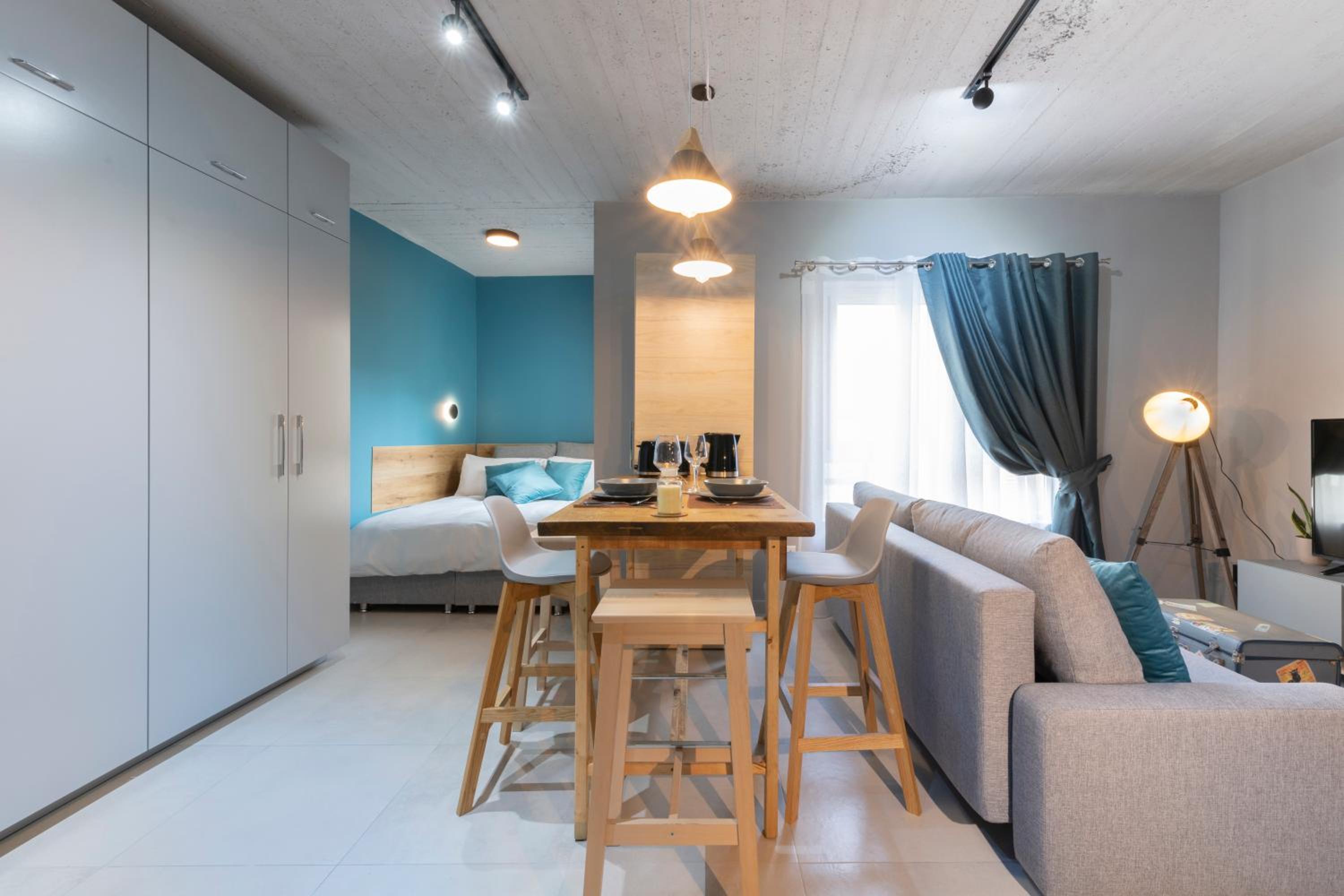Quadruple Room with Private Bathroom photo 1