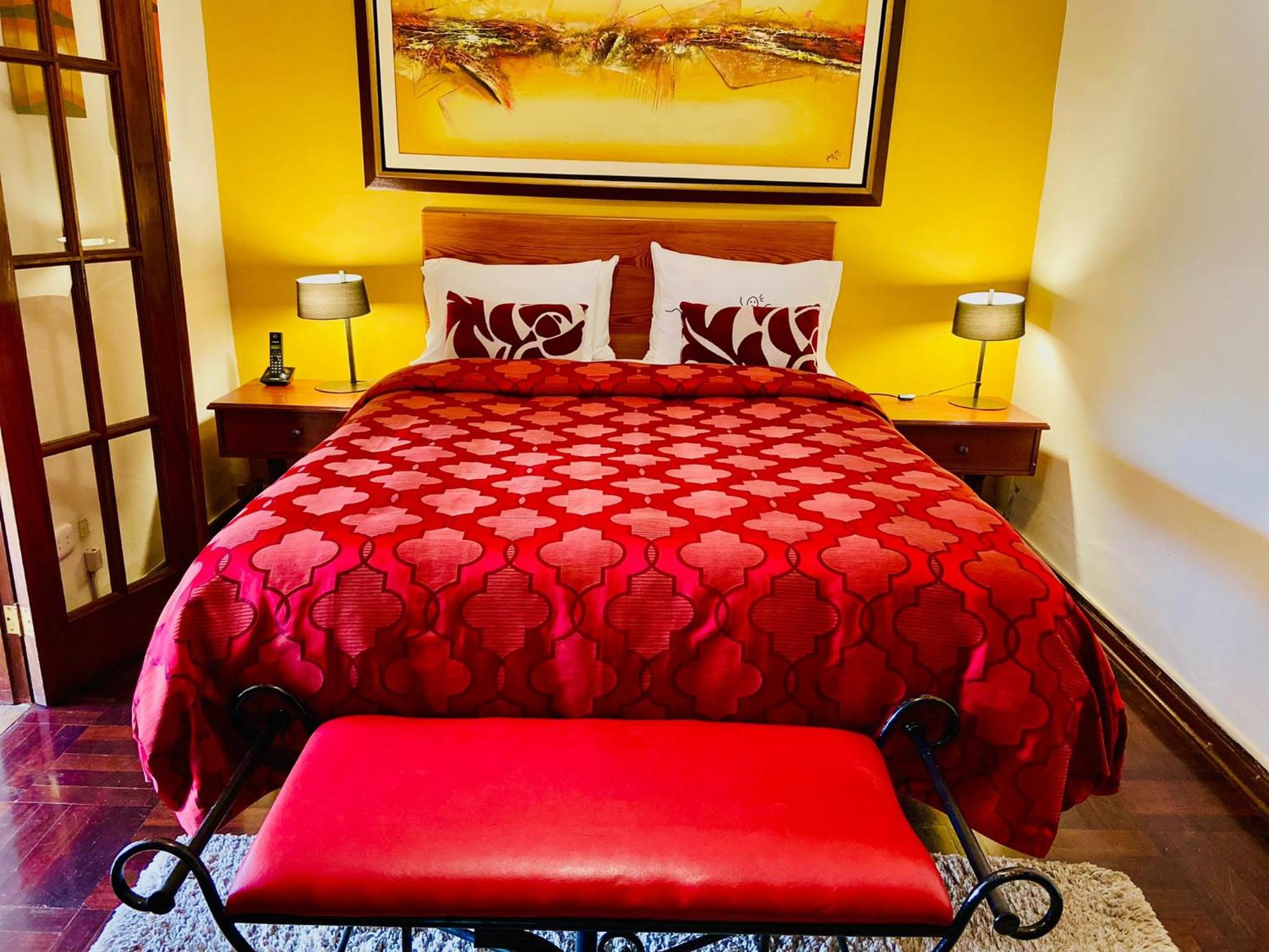 One-Bedroom Apartment - Photo 2