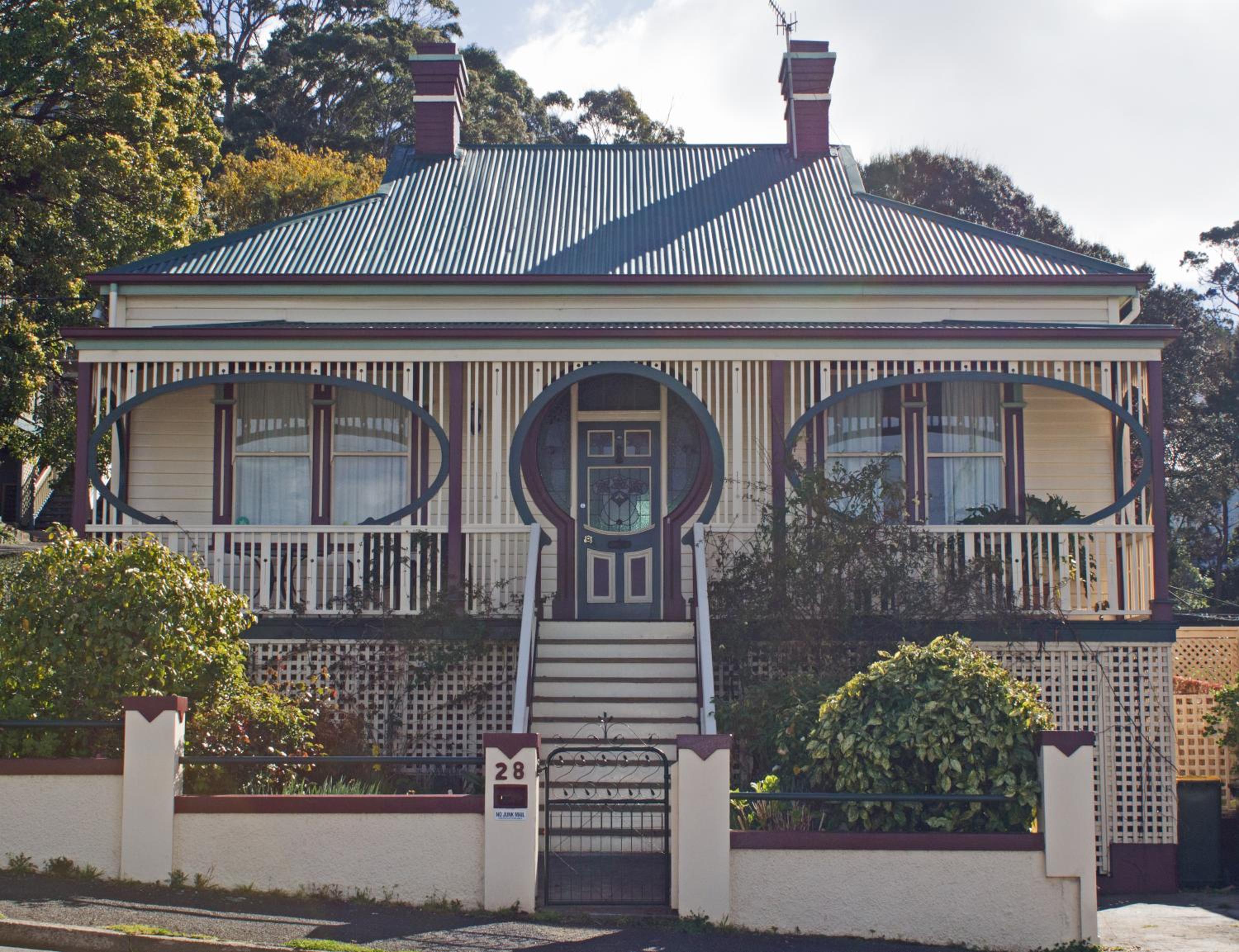 Three-Bedroom House - Mrs Philpotts photo 2