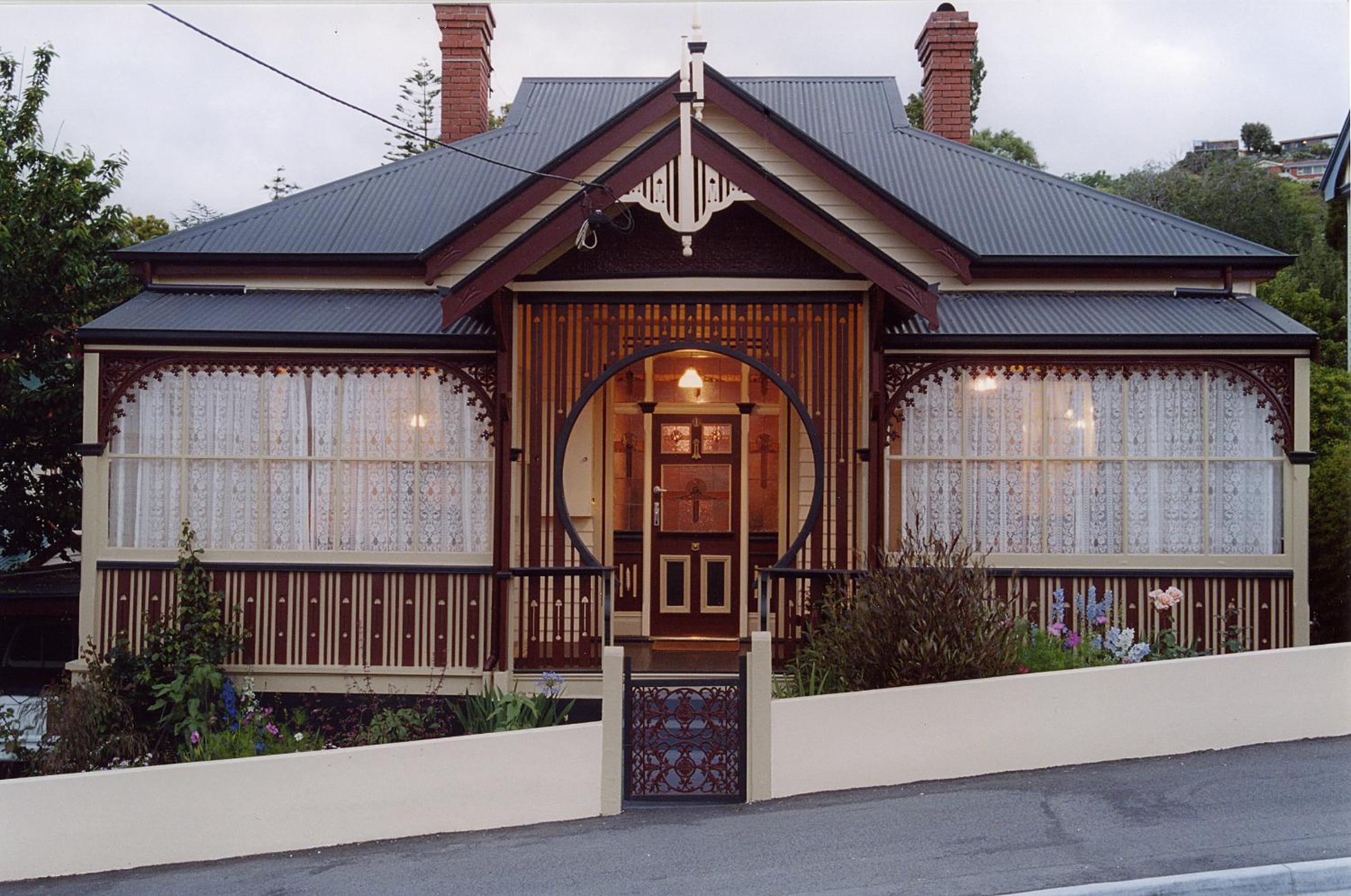 Three-Bedroom House - Amelias photo 2
