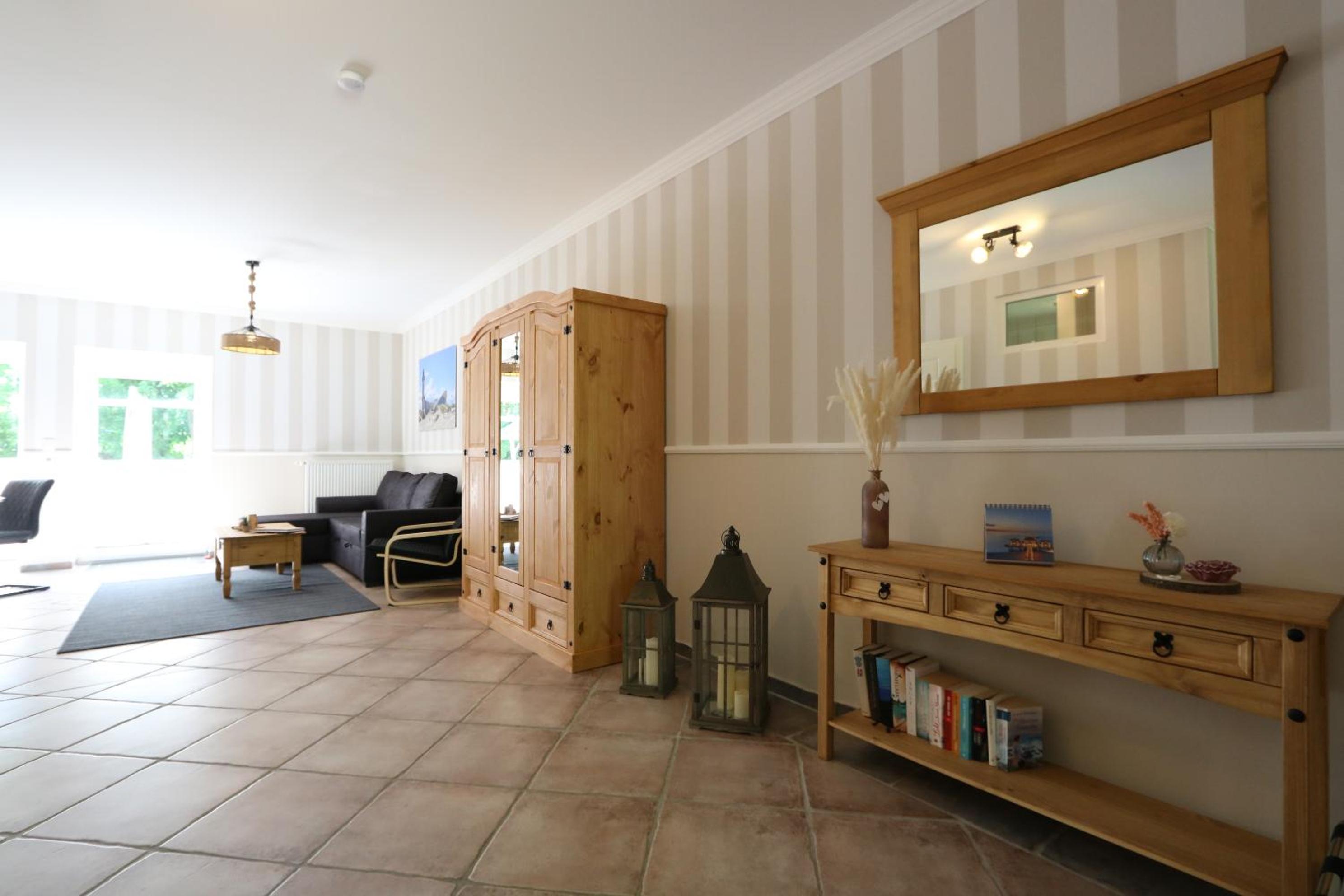 Apartment with Terrace - 1 - Photo 1