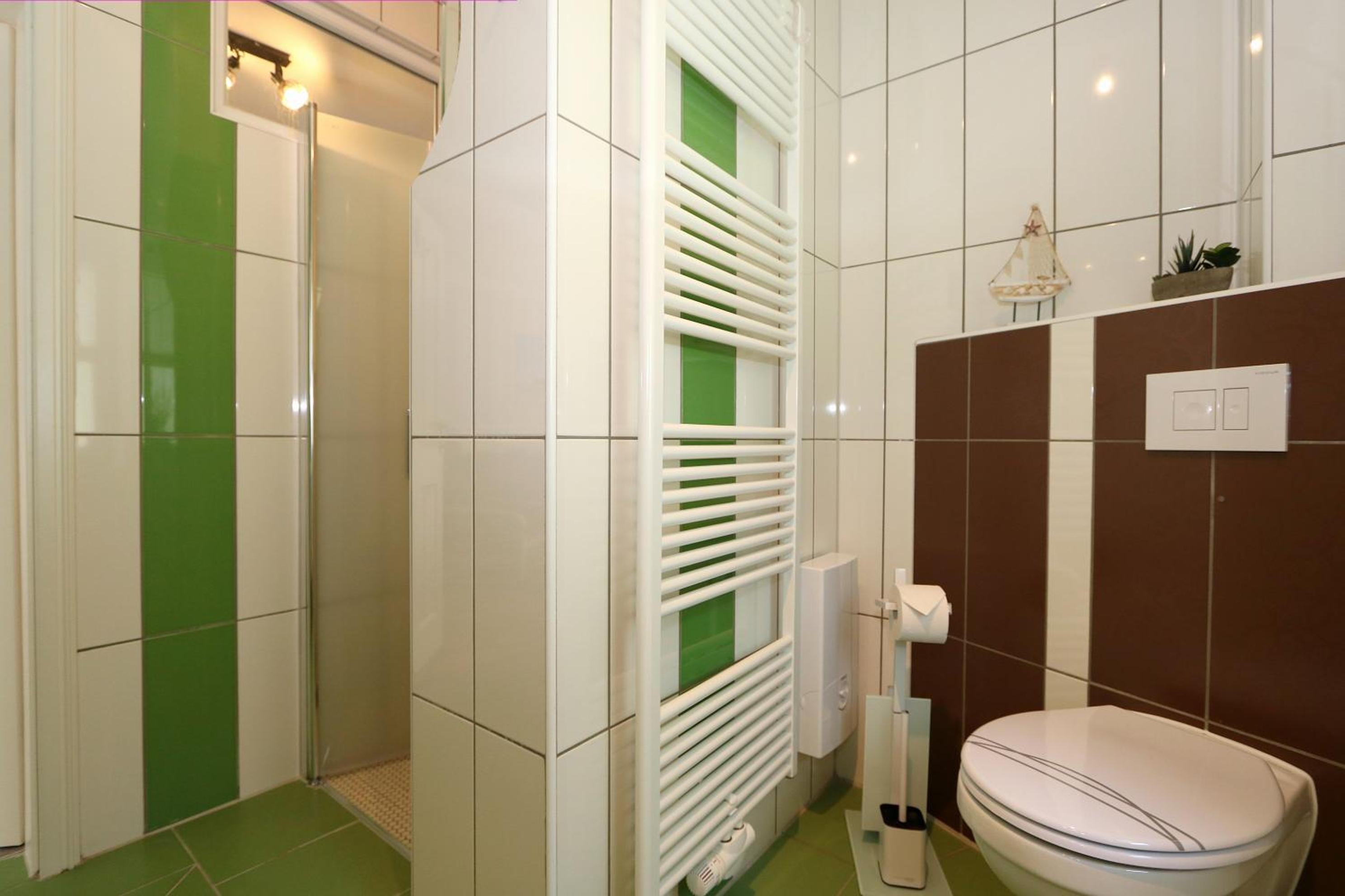 Apartment with Terrace - 1 - Photo 6
