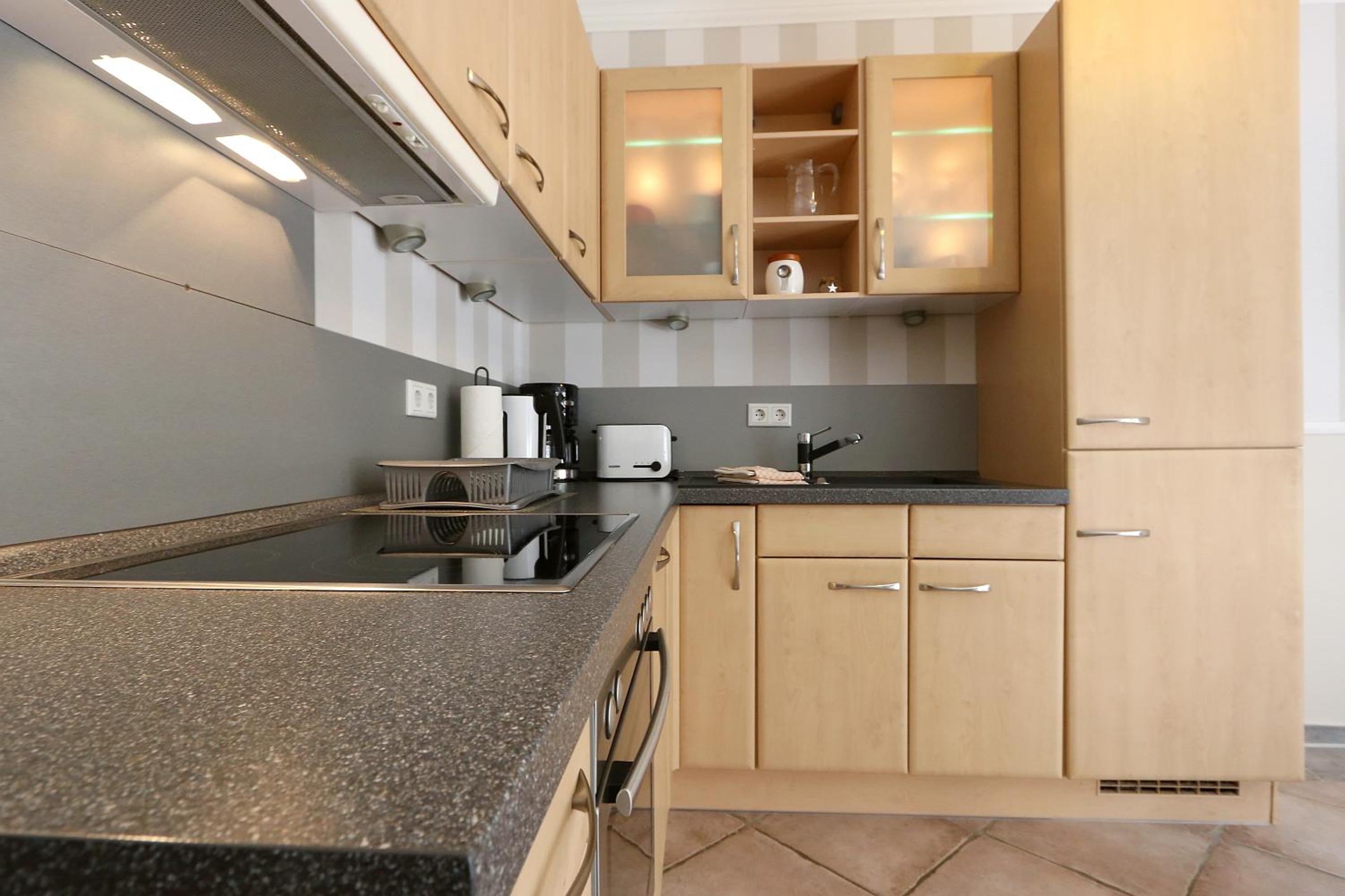 Apartment with Terrace - 1 - Photo 2