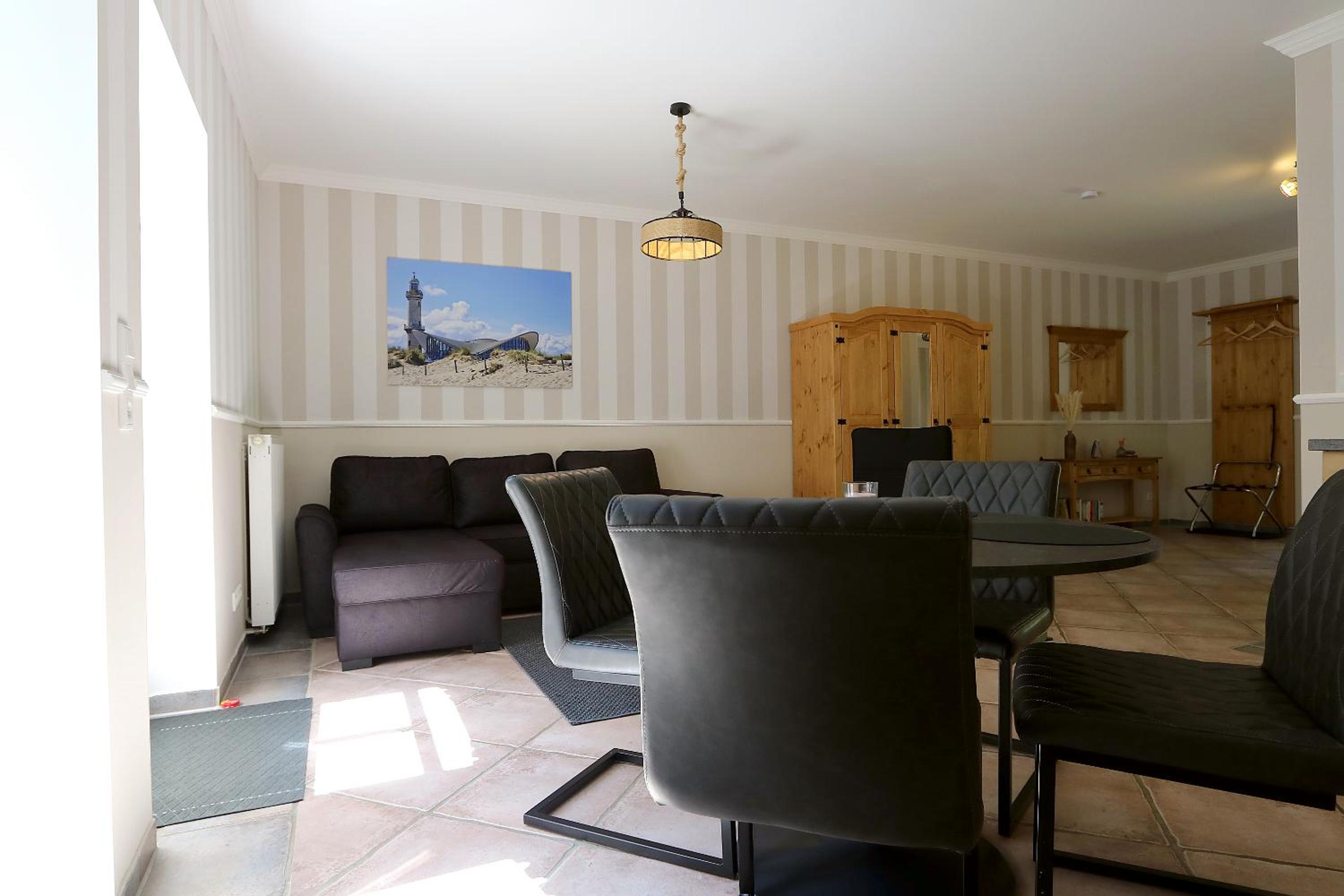 Apartment with Terrace - 1 - Photo 8