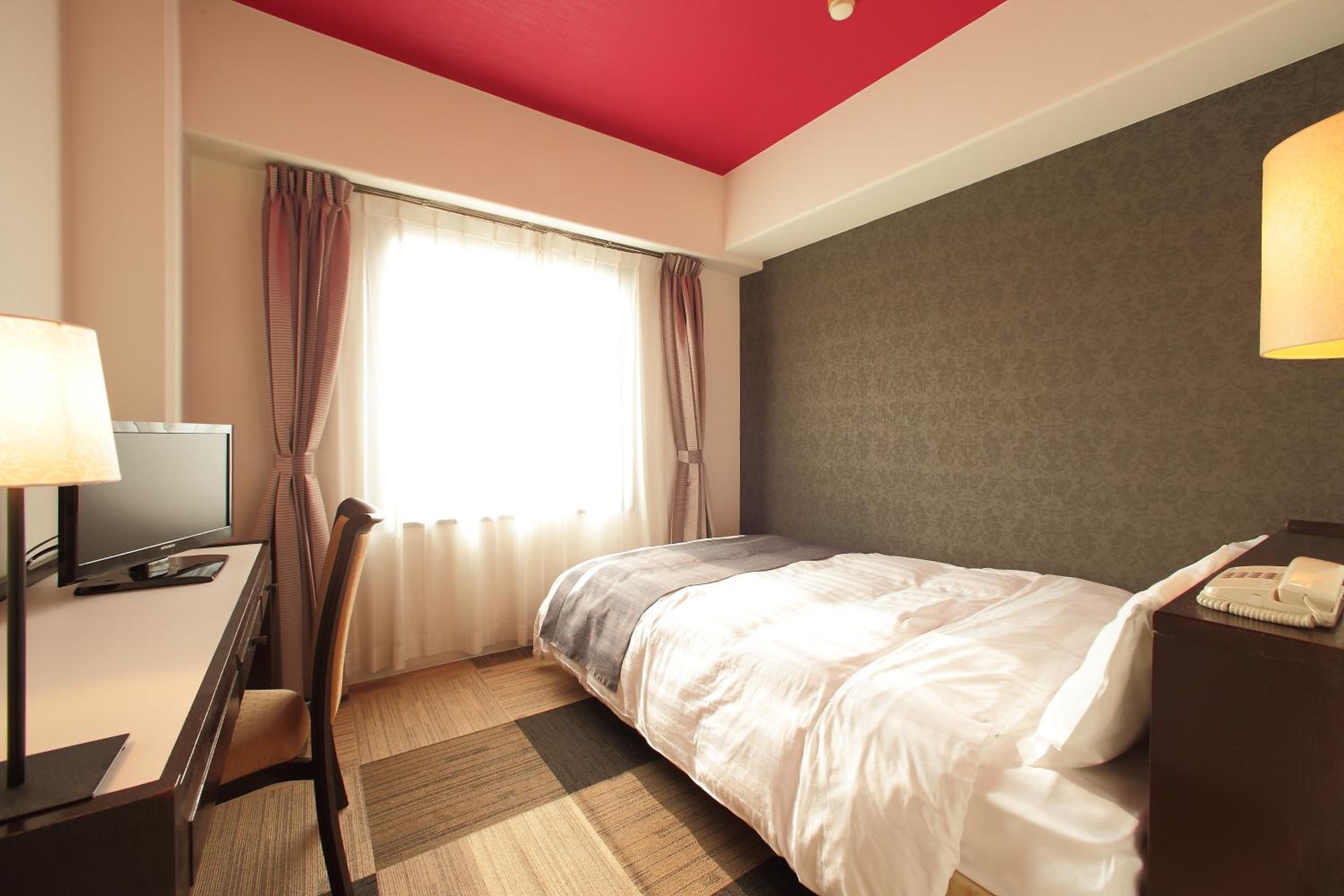 Standard Double Room - Smoking photo 3