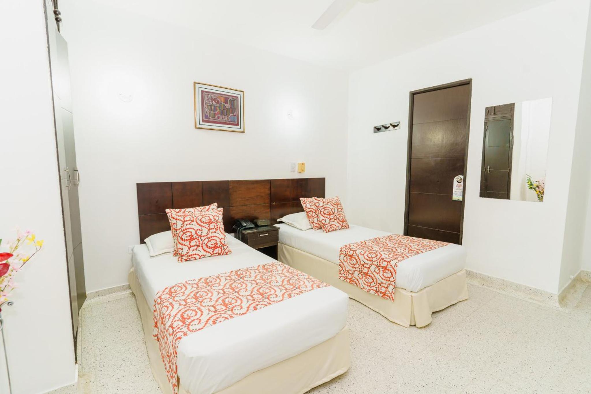 Deluxe Double or Twin Room with Balcony photo 3