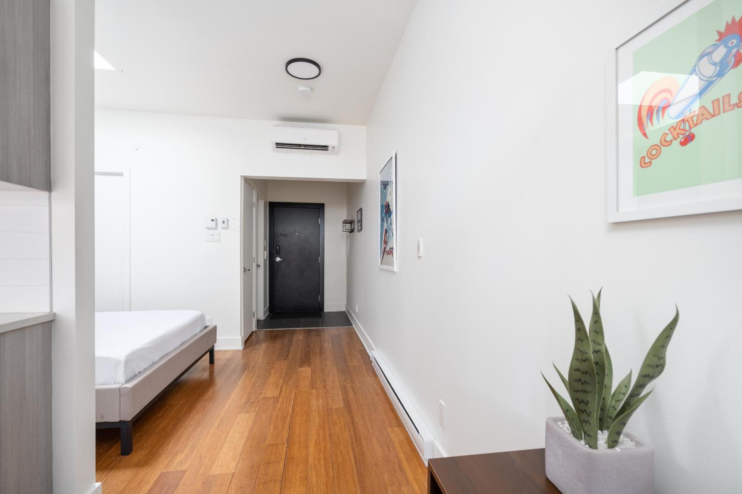 King Studio with Sofa Bed - Photo 21