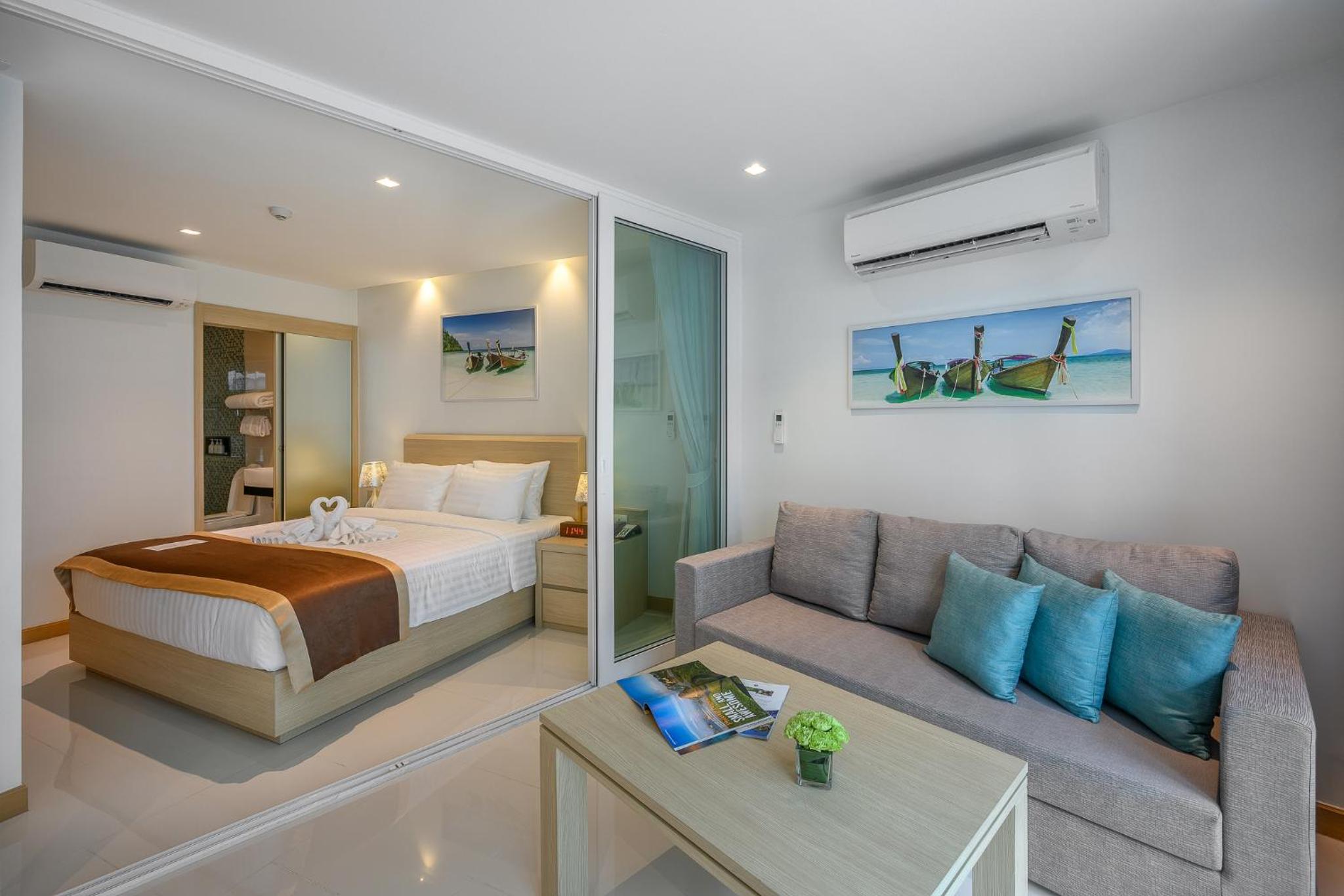One Bedroom Suite Pool Access - Photo 4