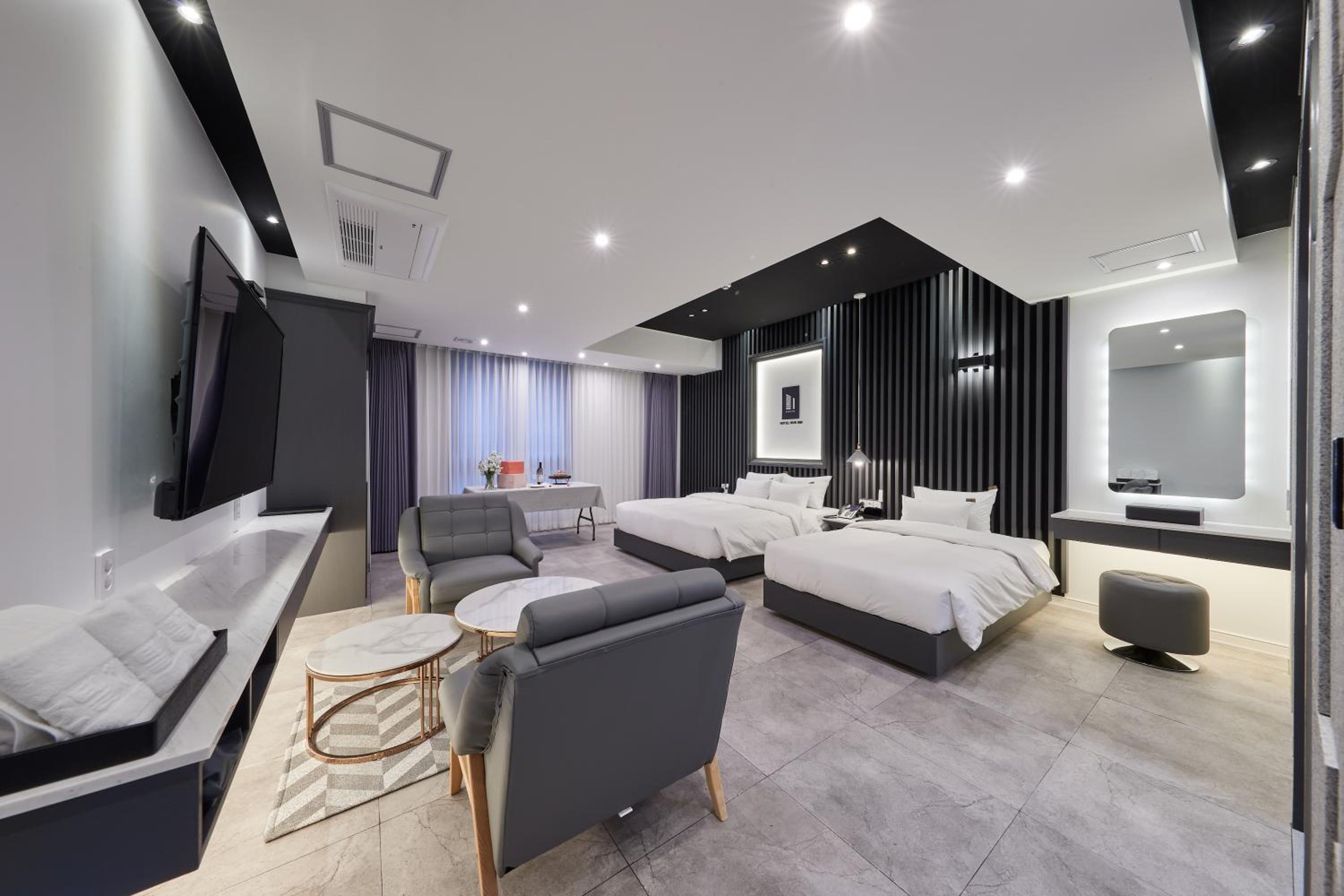 Family Suite photo 3