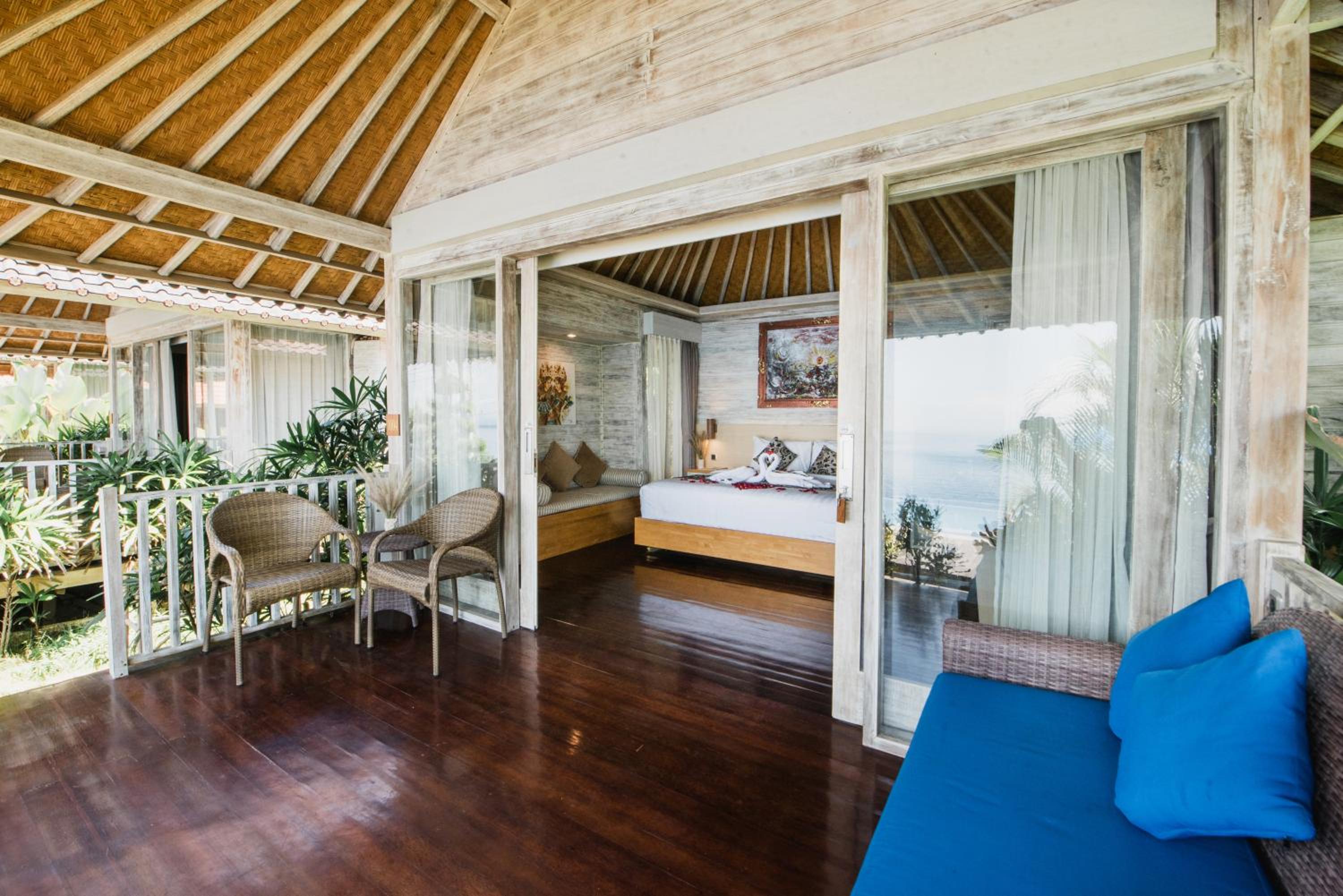Bungalow with Sea View - Photo 1