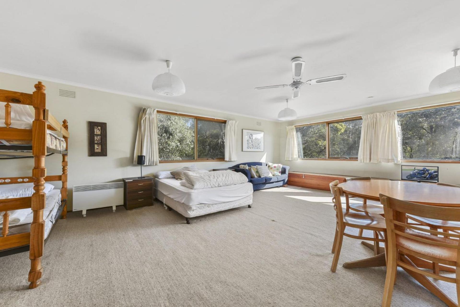 Four-Bedroom House photo 3