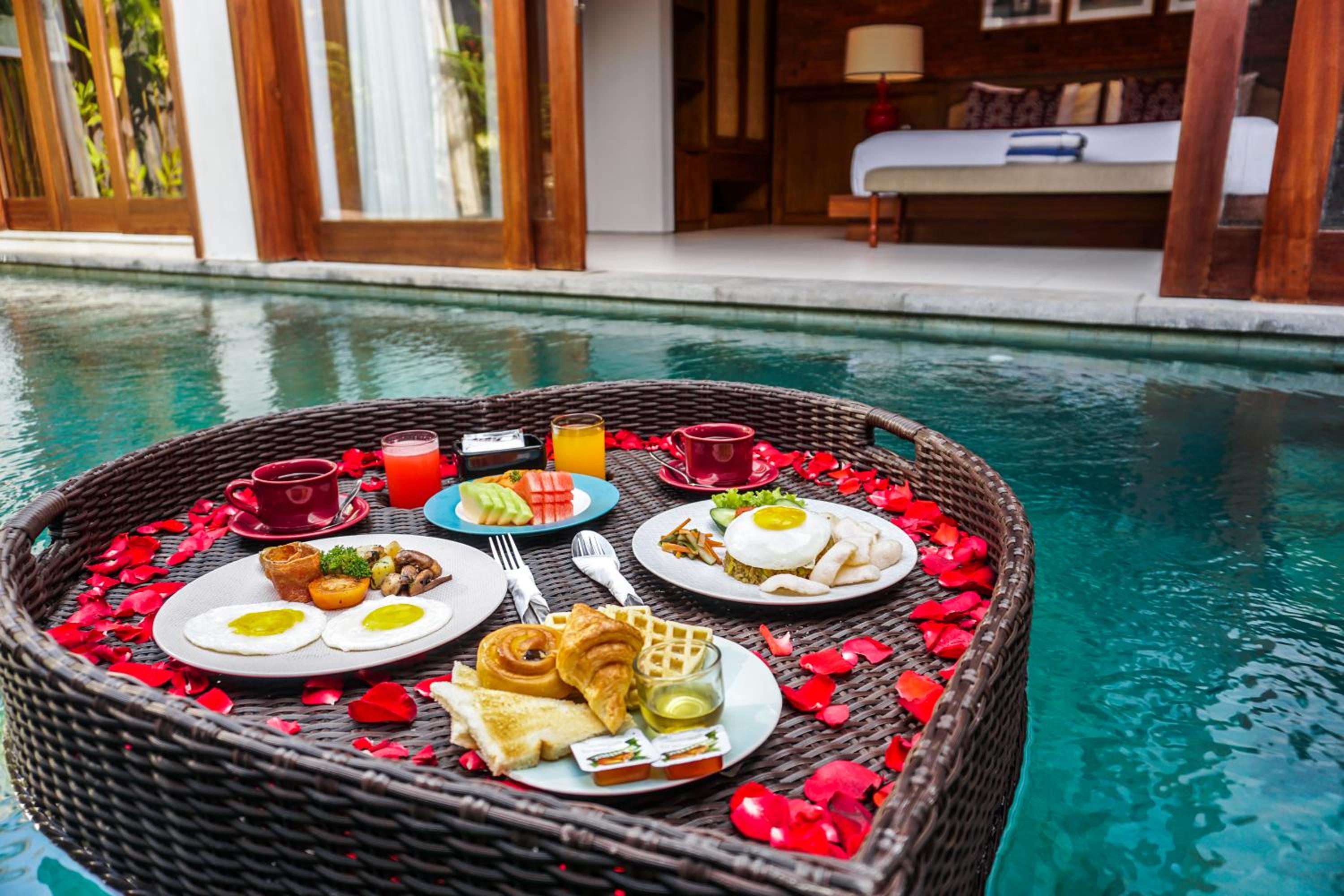 Villa with Private Pool - Photo 30