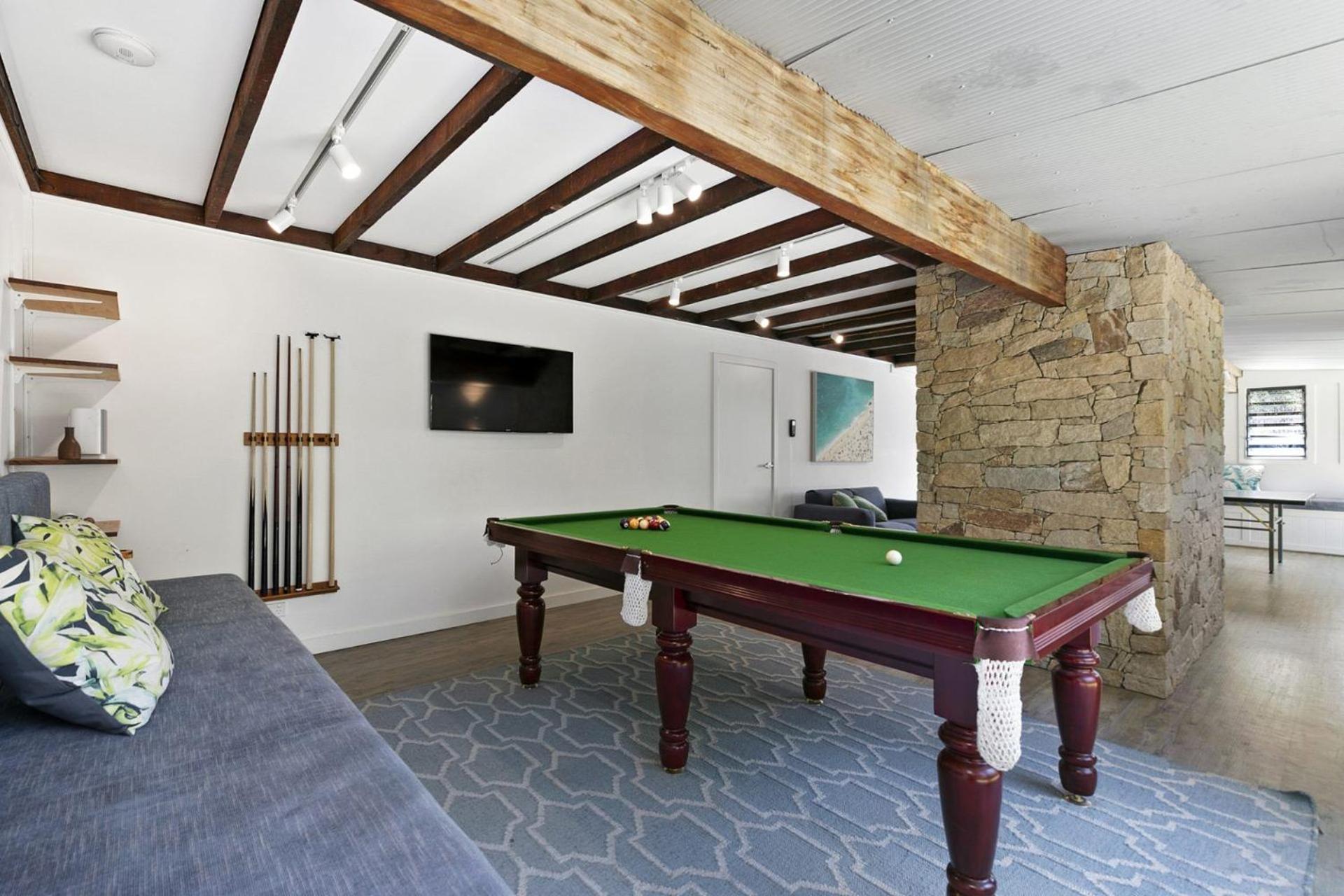 Three-Bedroom House photo 3