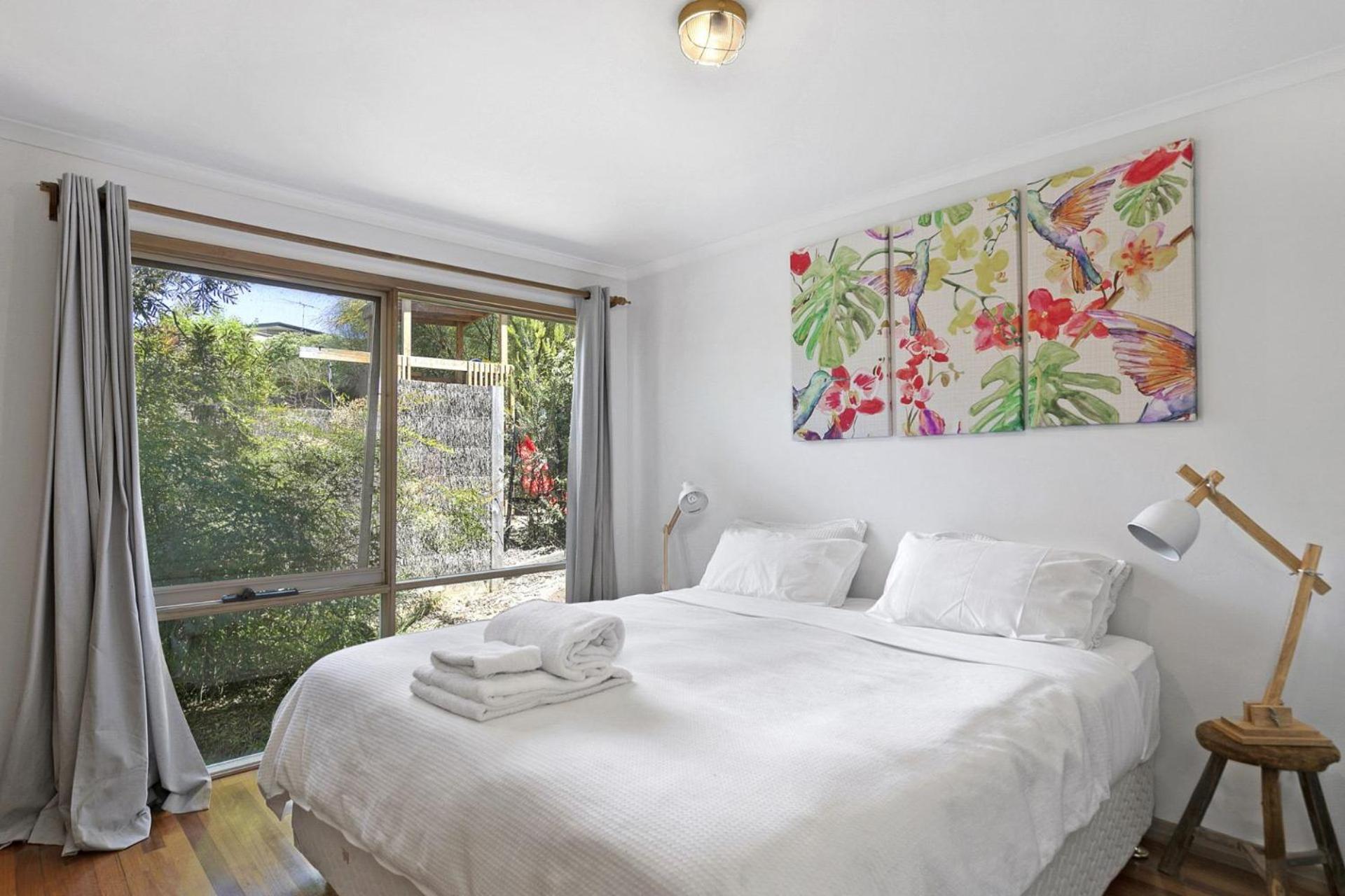 Three-Bedroom House photo 2