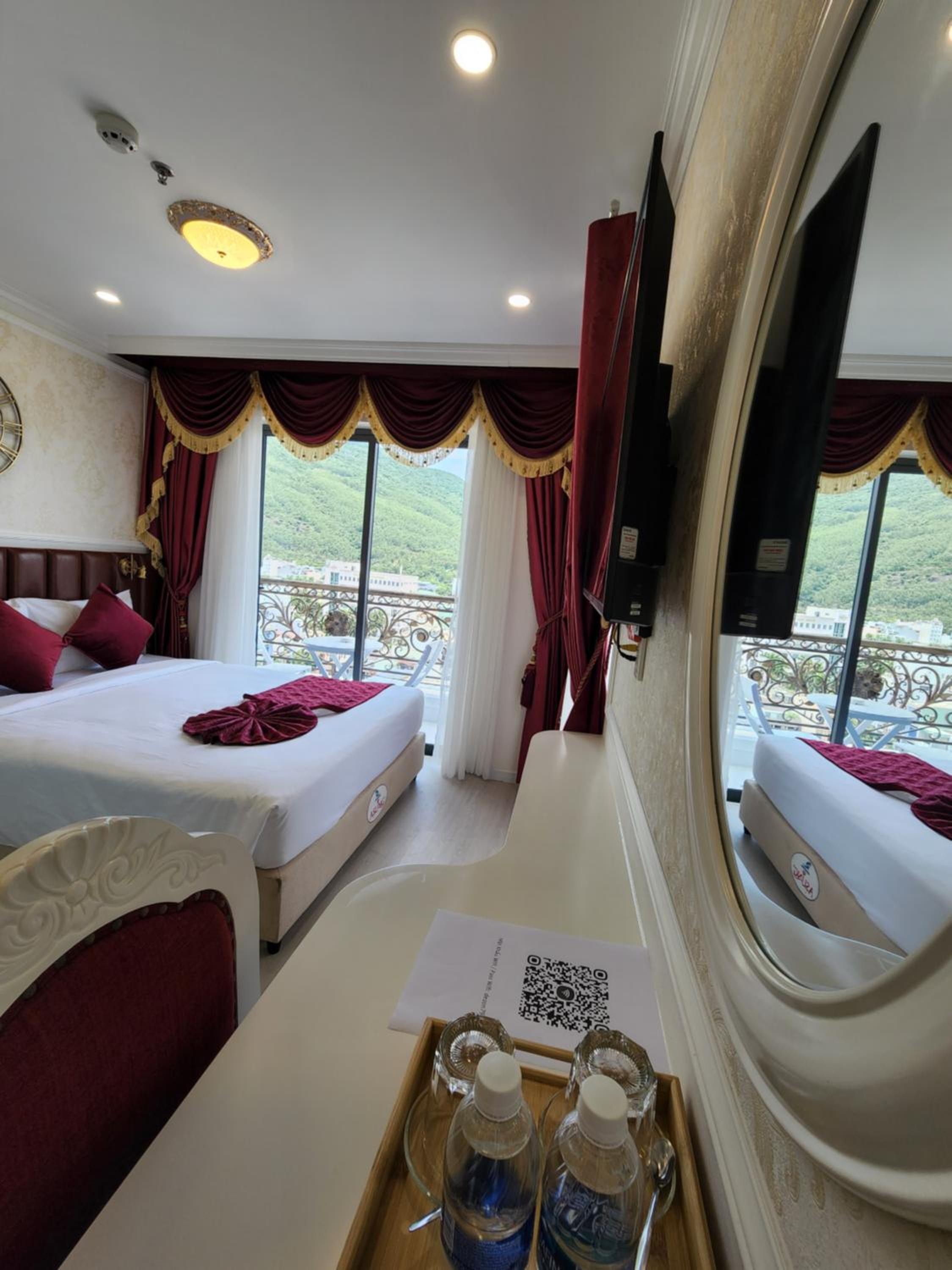 Double Room with Balcony - Photo 1