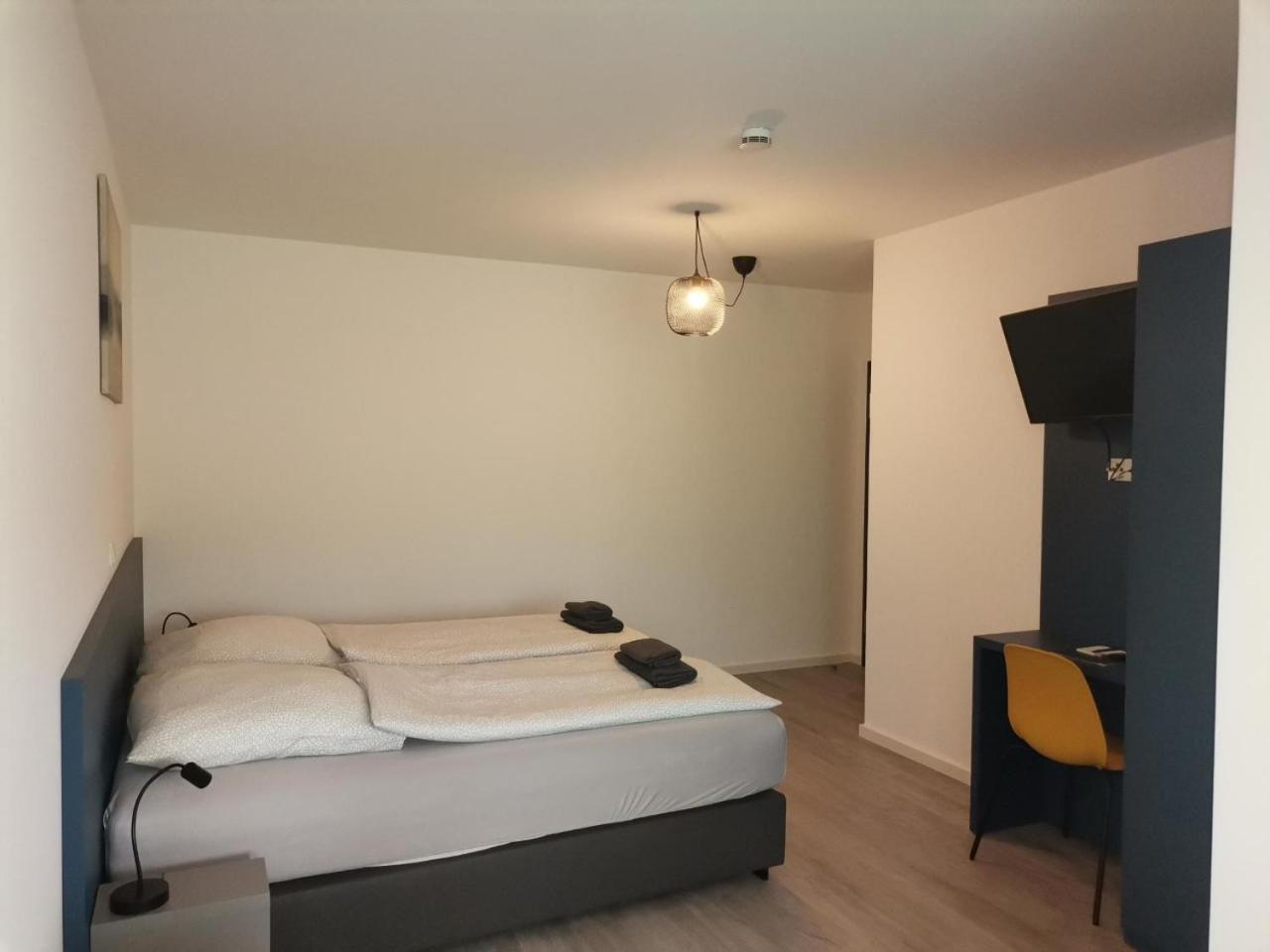 Double Room - Photo 7
