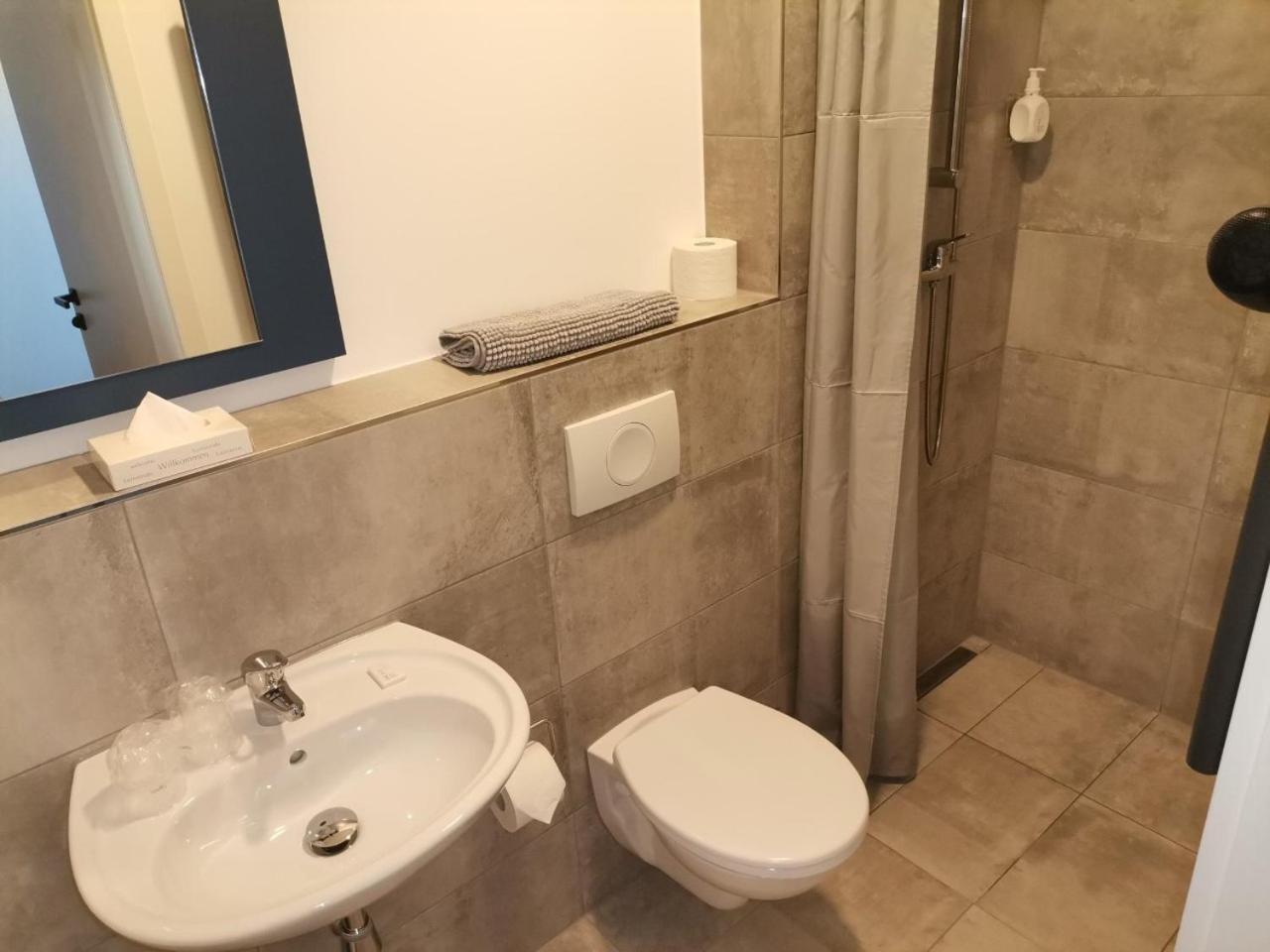 Double Room - Photo 3