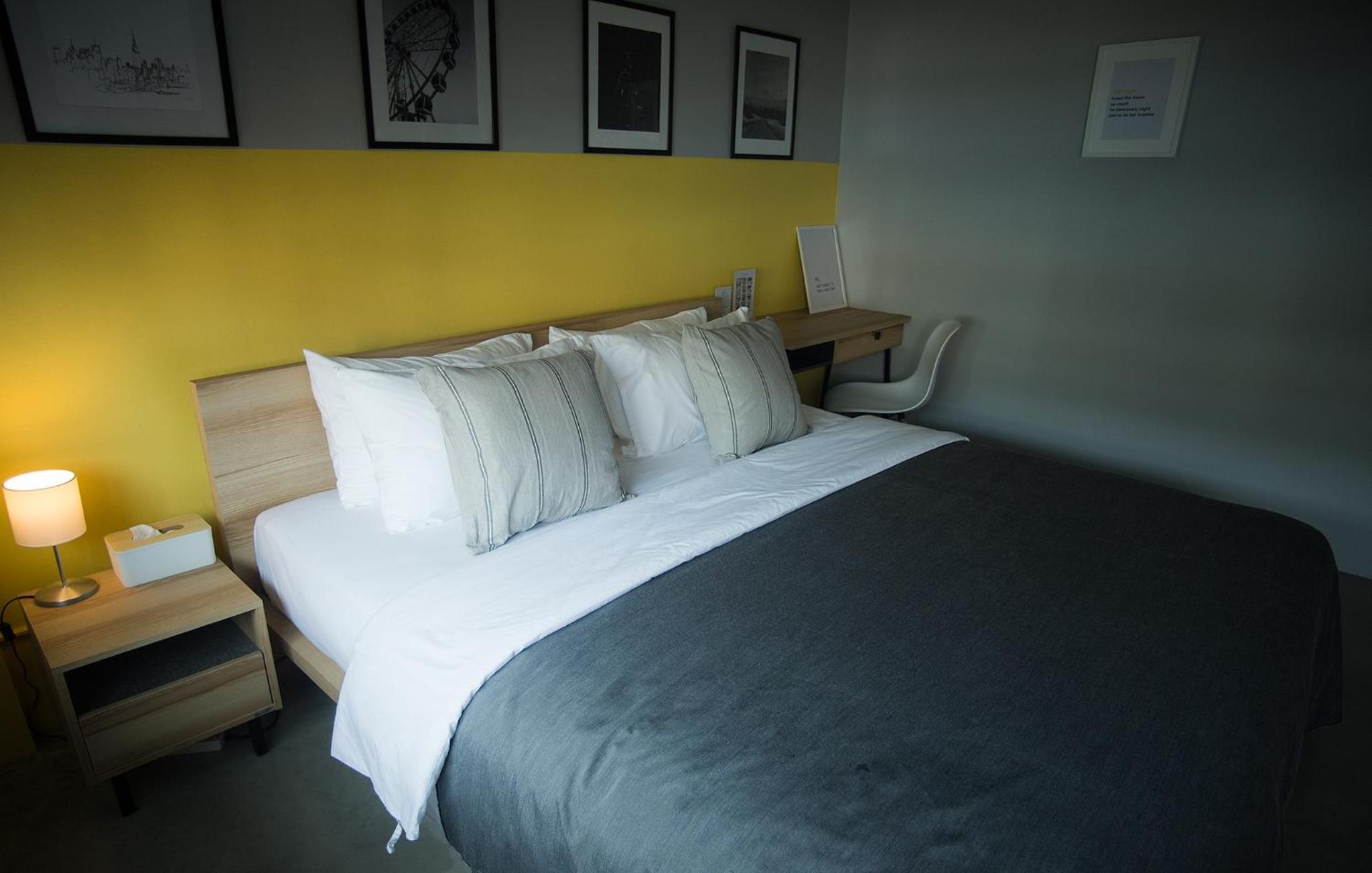 Deluxe King Suite - Photo 3