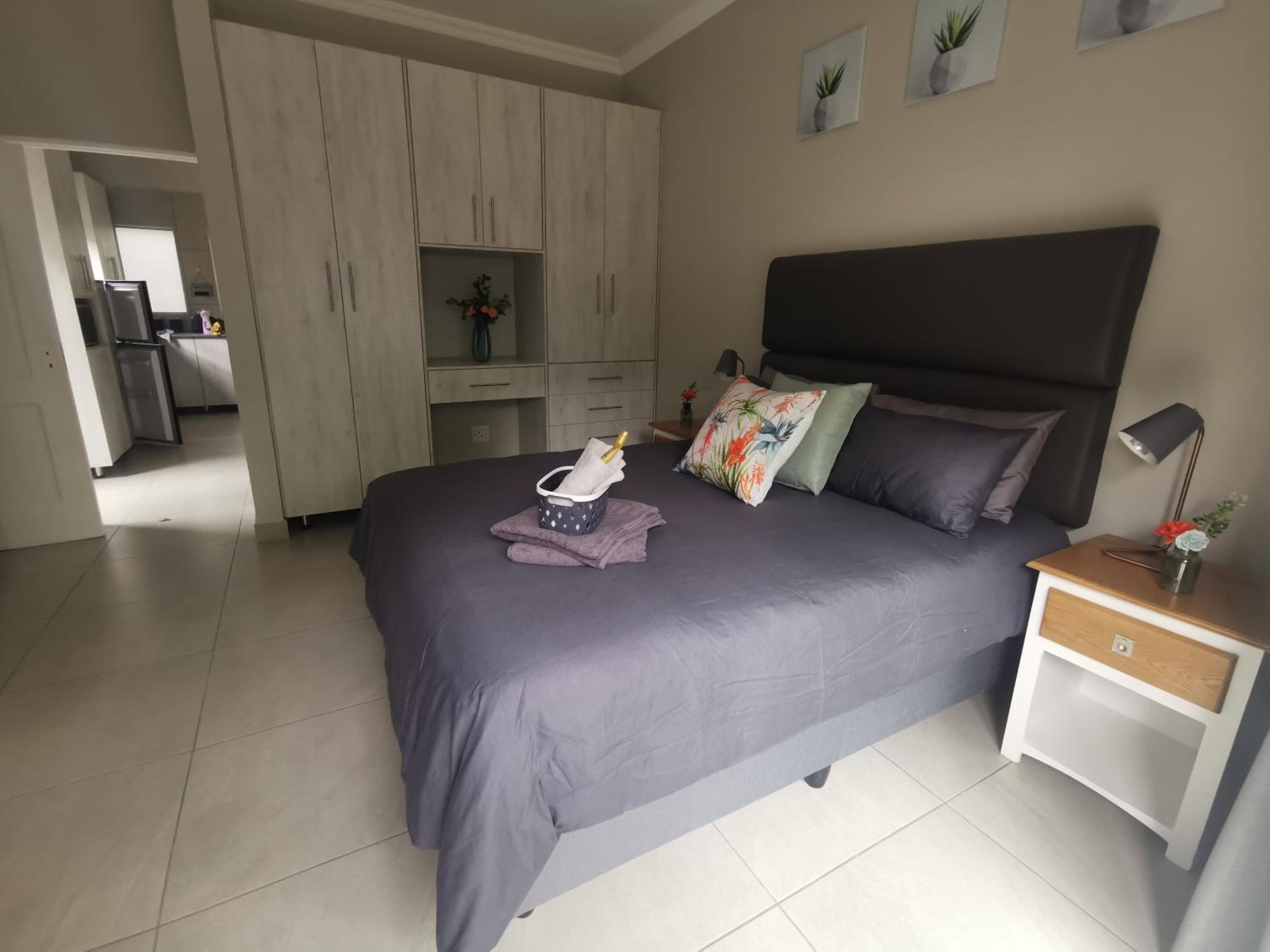 Double Room with Private Bathroom - Photo 50