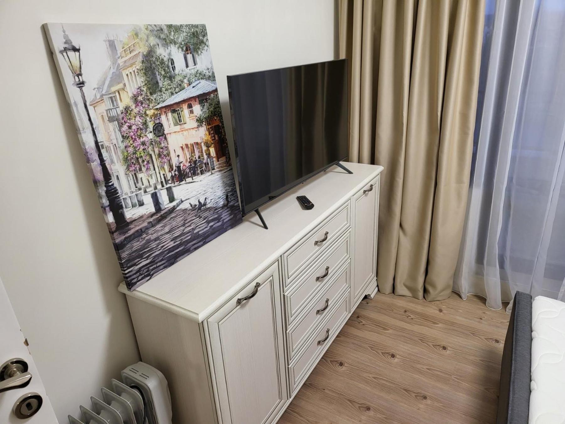 One-Bedroom Apartment photo 2