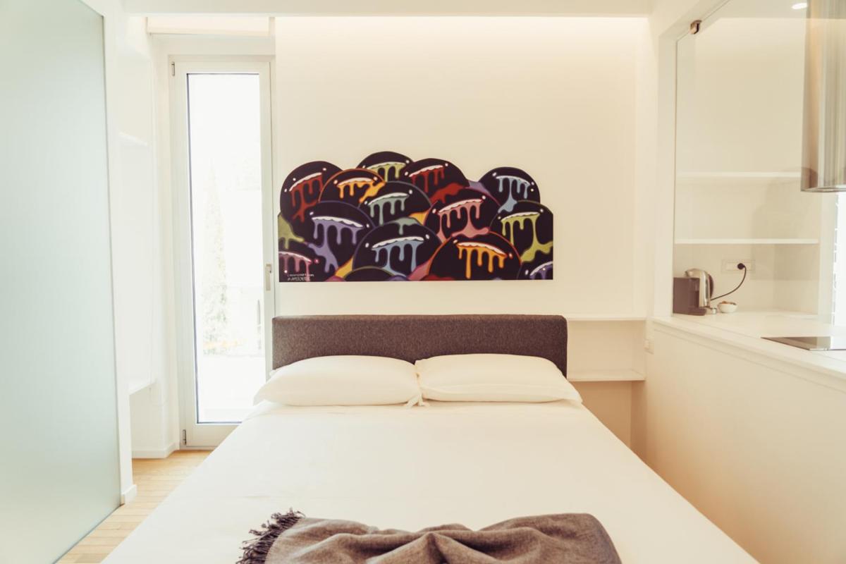 Deluxe Suite - Photo 25
