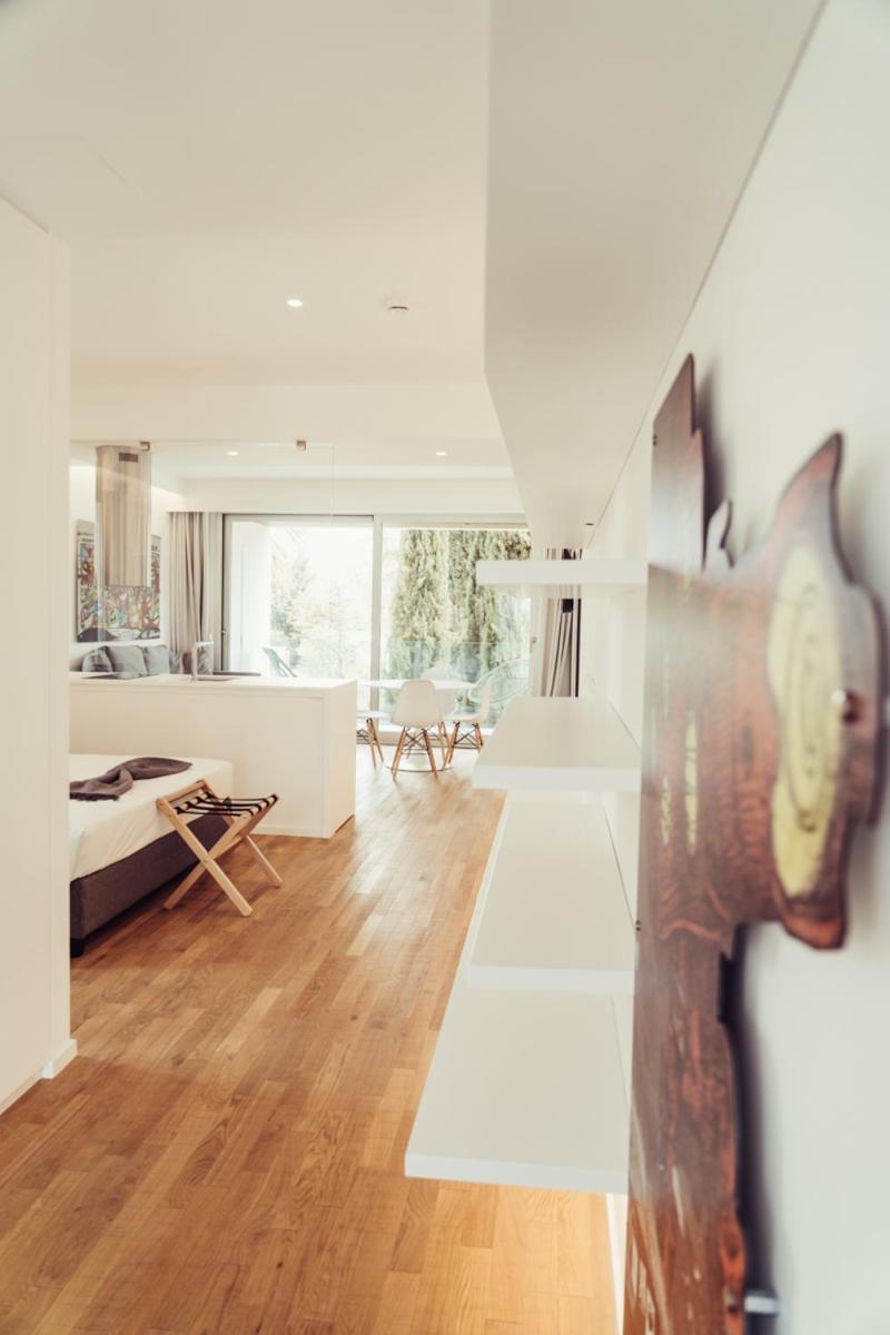 Deluxe Suite - Photo 26