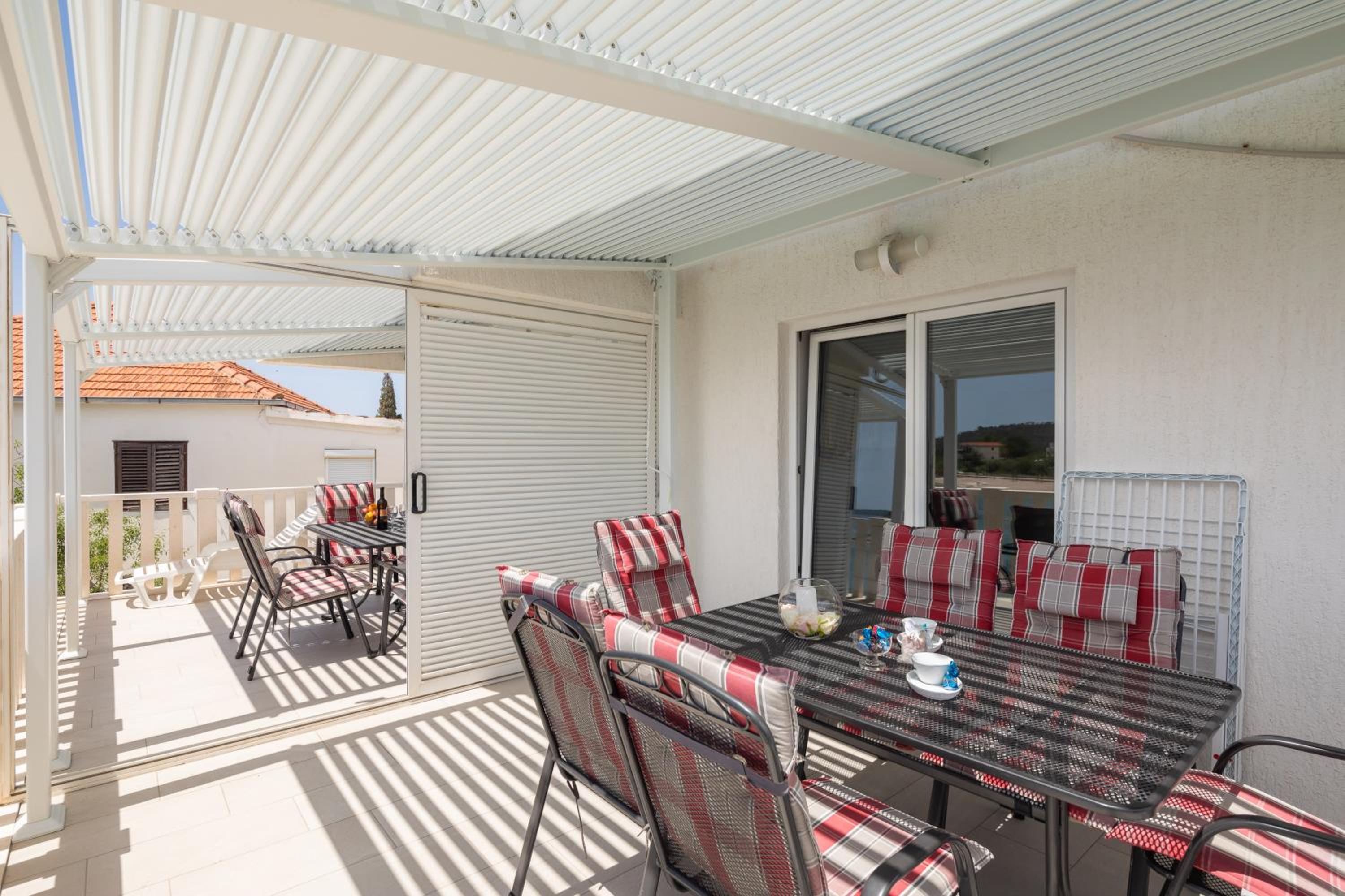 Two-Bedroom Apartment with Sea View - Photo 12