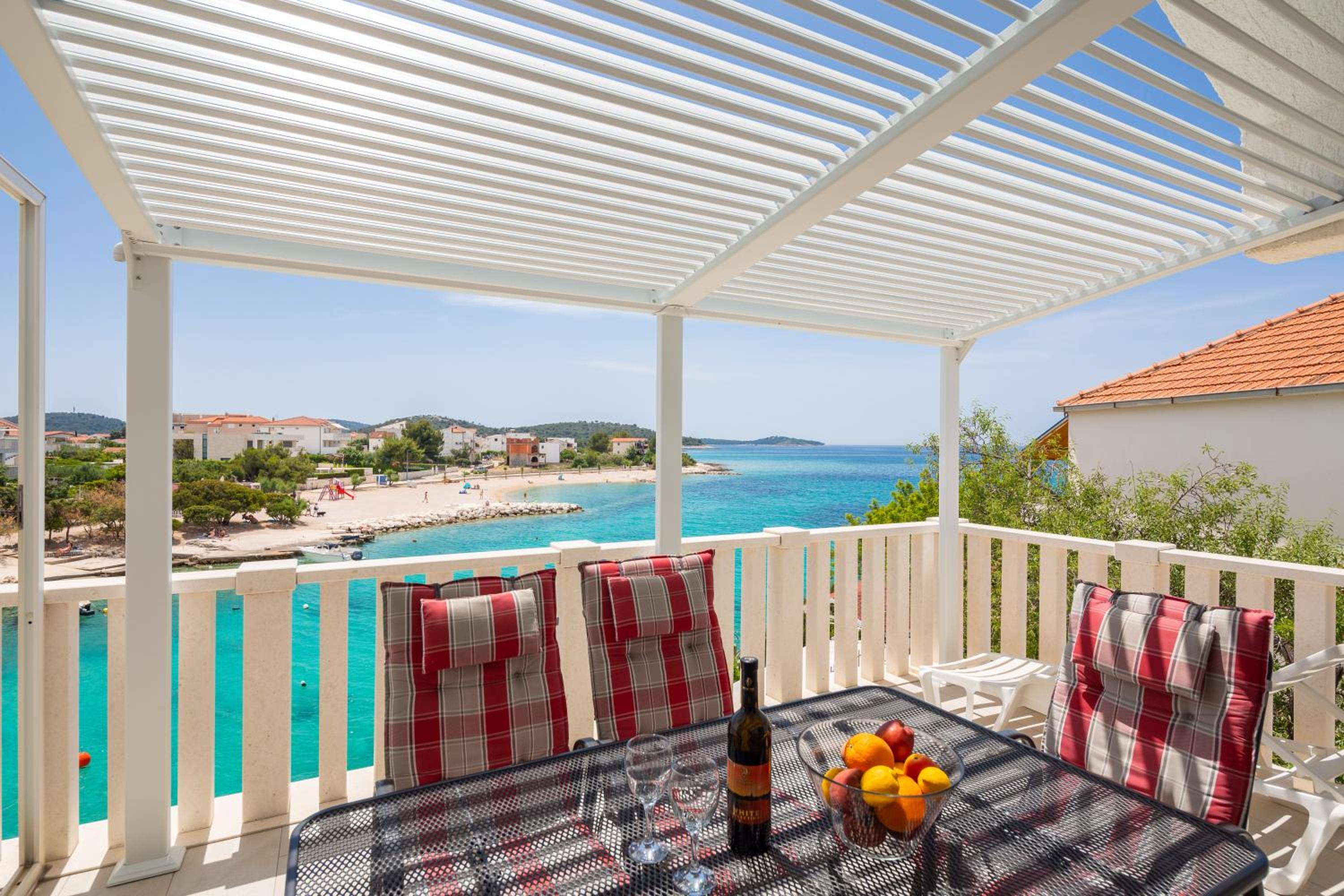 Two-Bedroom Apartment with Sea View - Photo 8