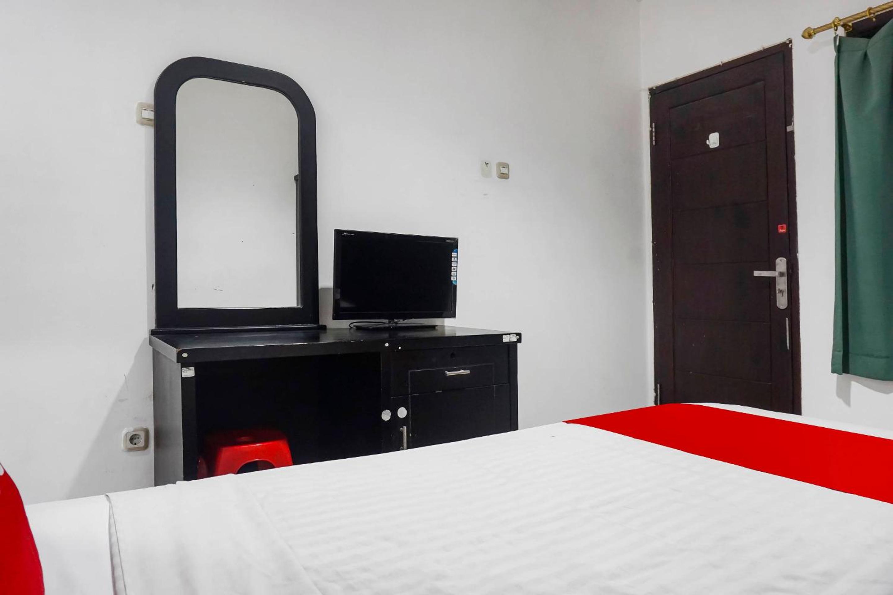 Standard King Room - Photo 3