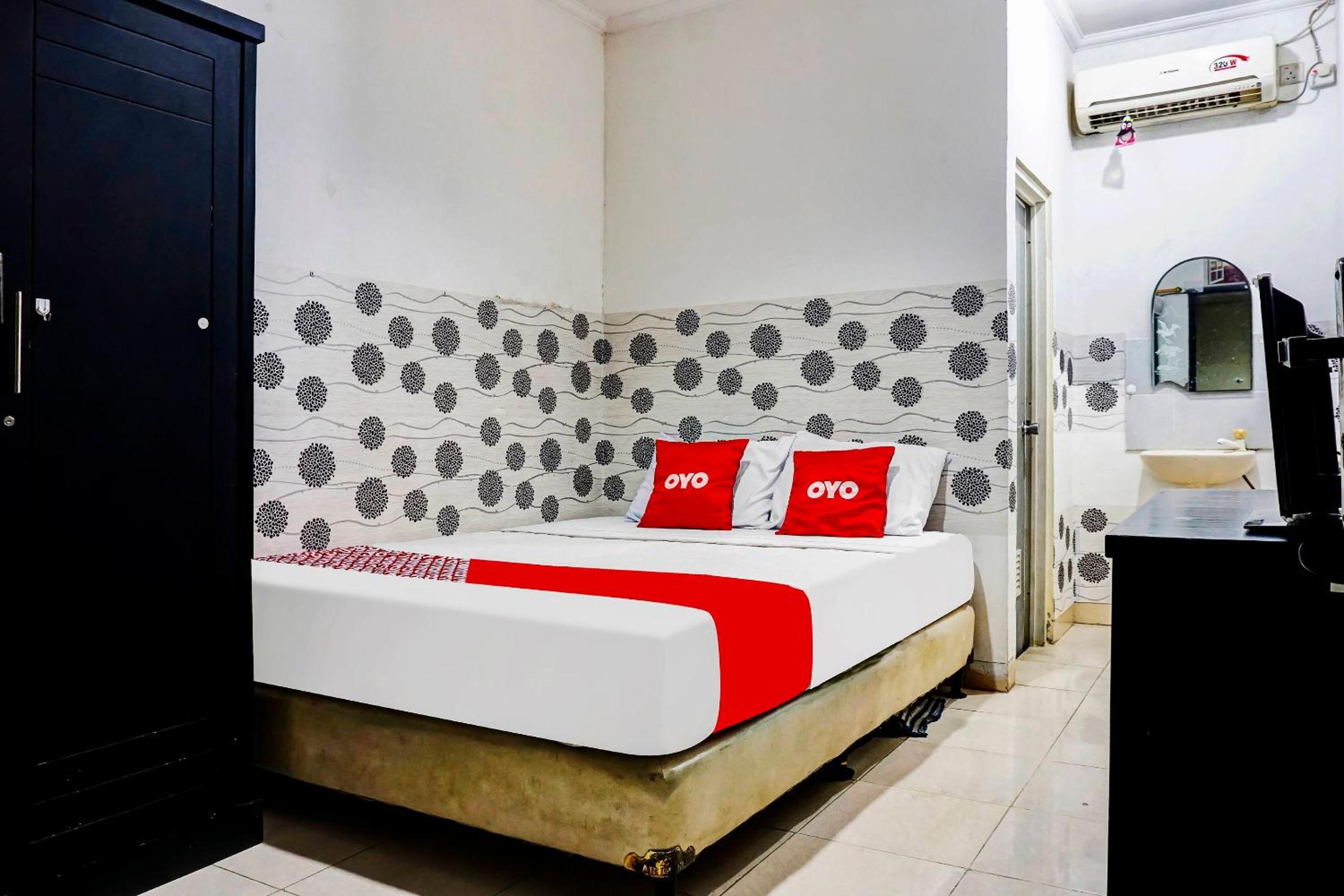 Standard King Room - Photo 1