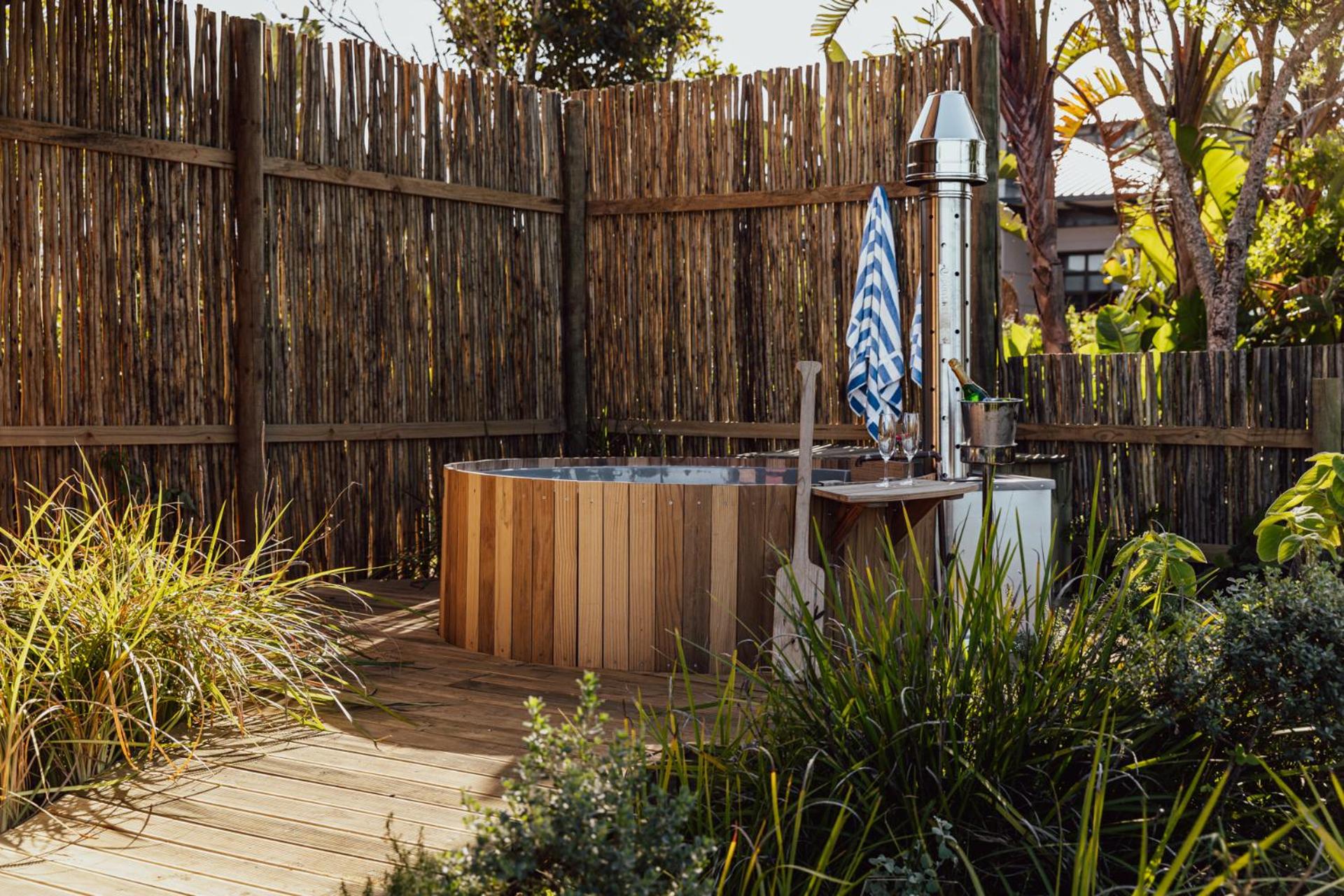 Wood-Fired Hot Tub Nature Large Suite
