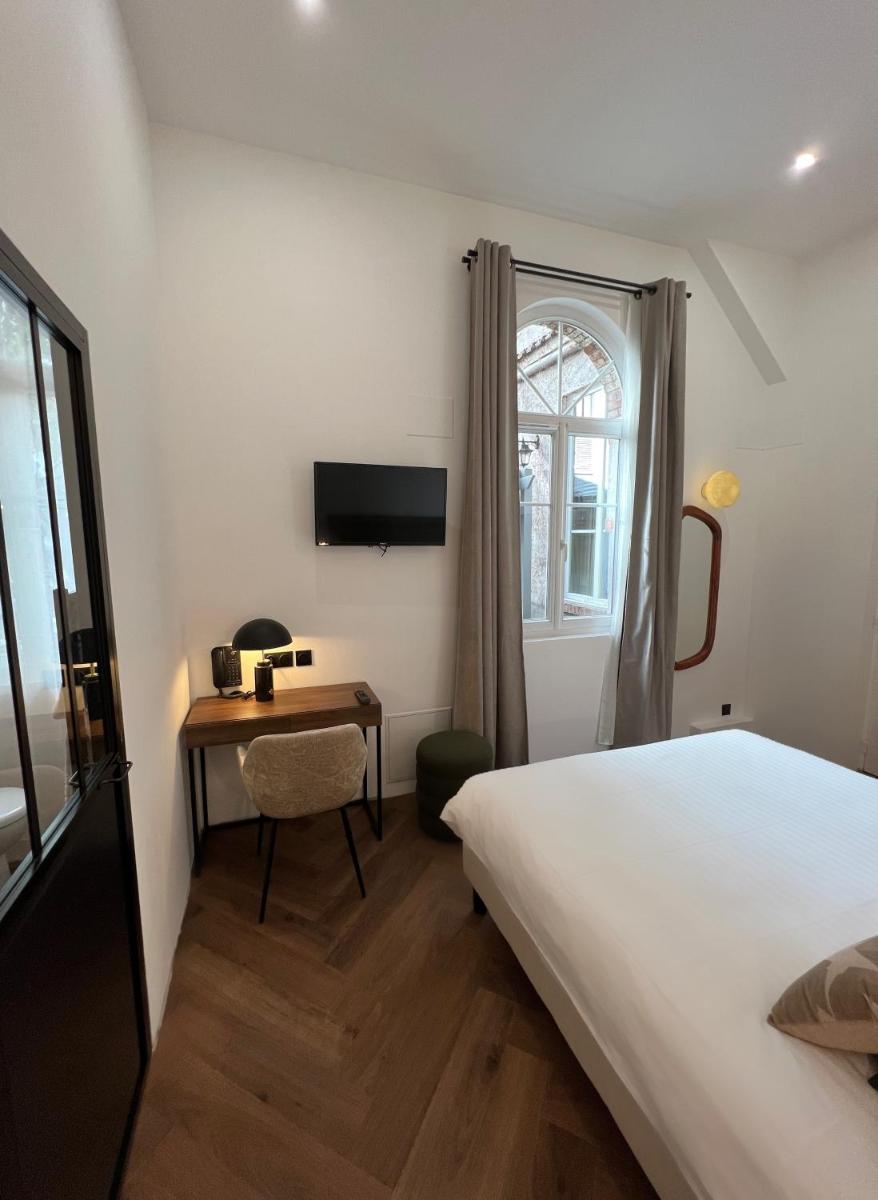 Deluxe Queen Room photo 3