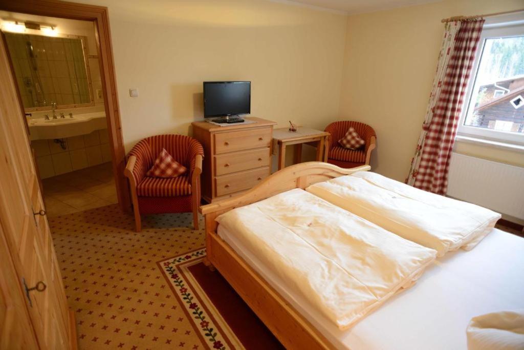 Budget Double Room photo 2