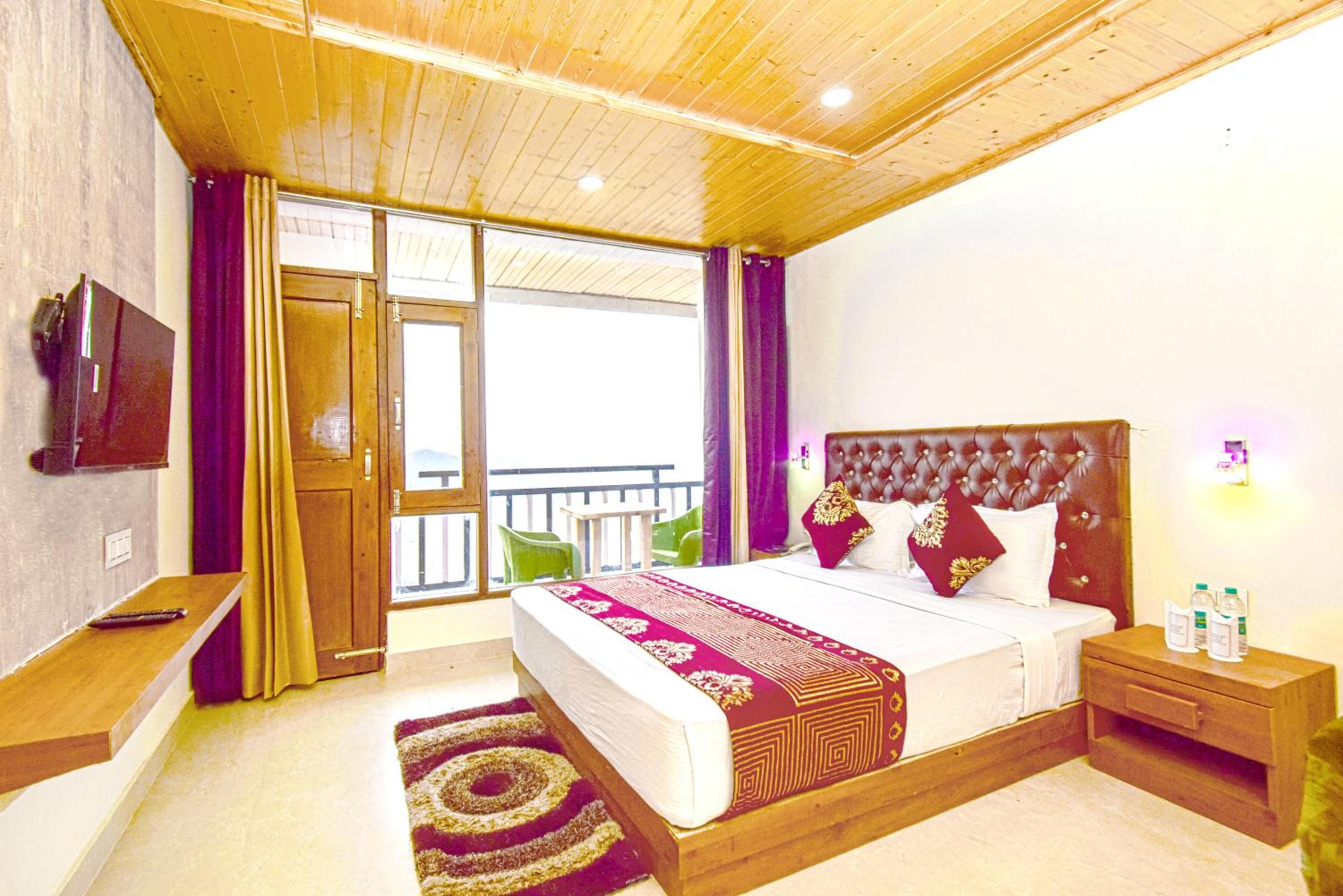 Deluxe Double Room With Balcony photo 3