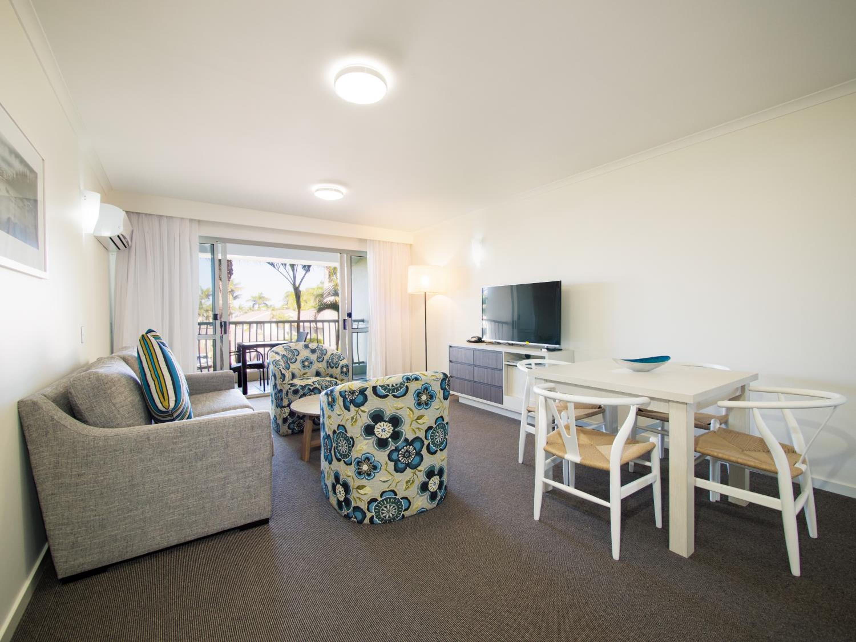 Executive One-Bedroom Apartment - Photo 7