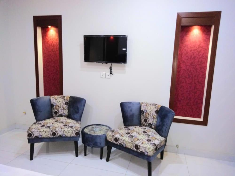 Double Room with Extra Bed photo 1
