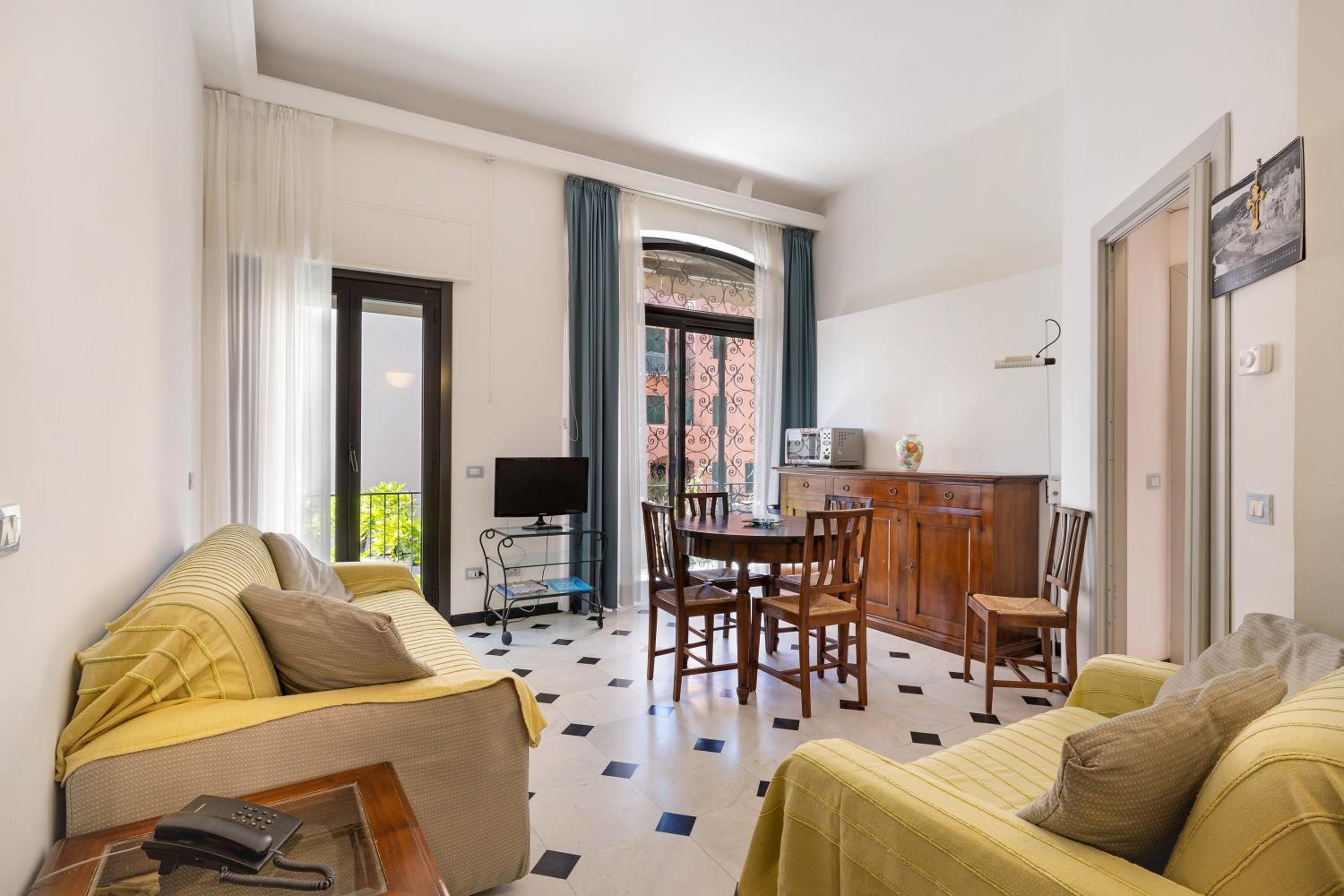 Superior One-Bedroom Apartment with Balcony