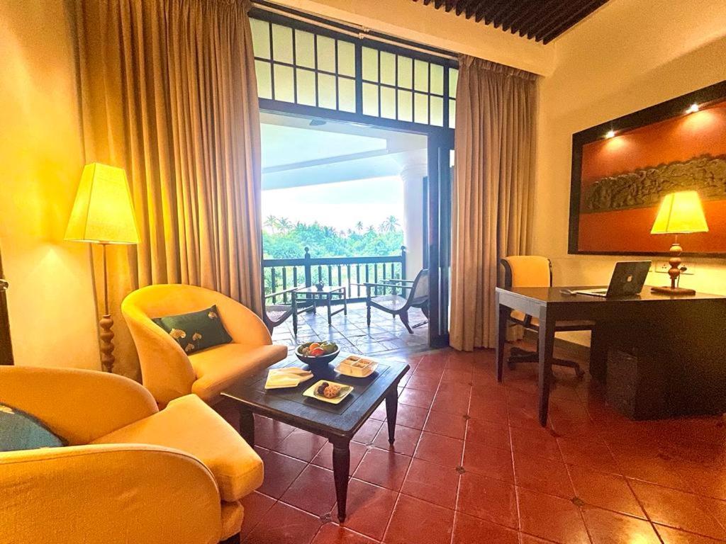 King Room with Balcony photo 2