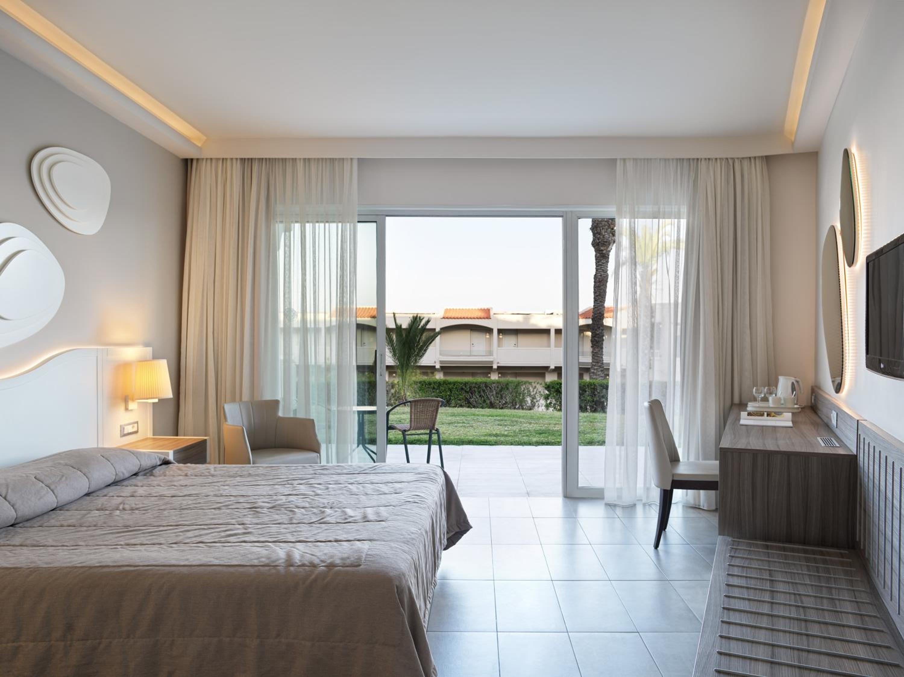 Family Suite with 2 Bedrooms - Photo 1