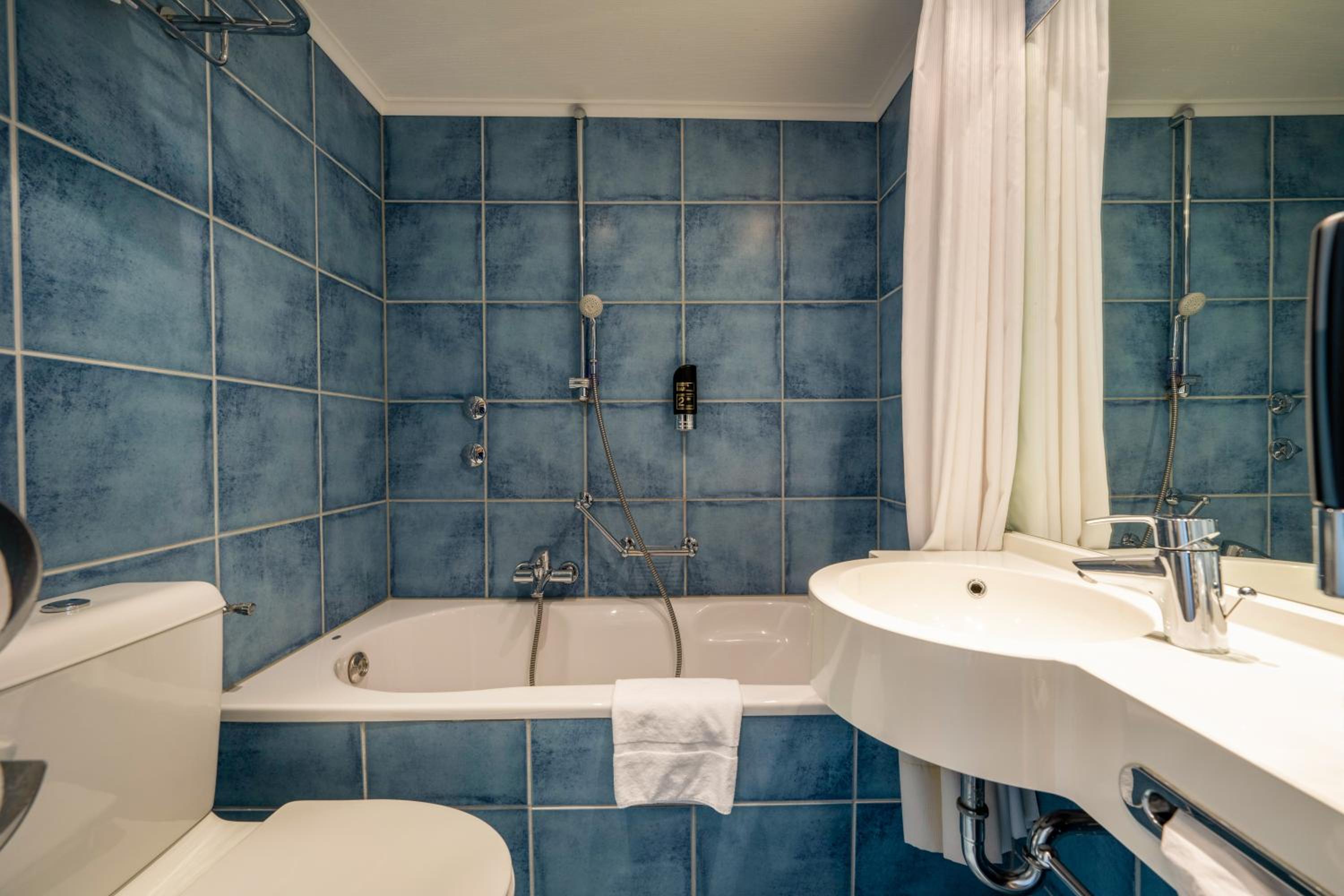 Double Room - Photo 9
