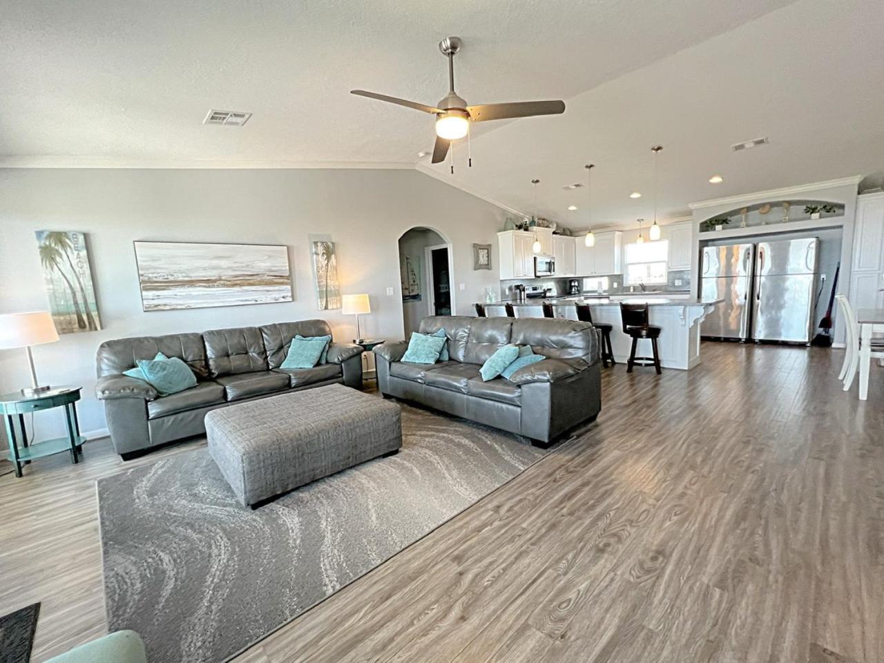 Four-Bedroom House photo 1