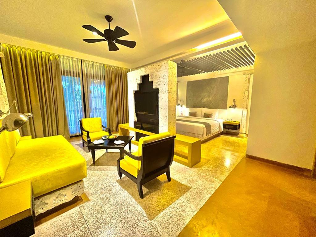 Suite with Private Pool photo 2