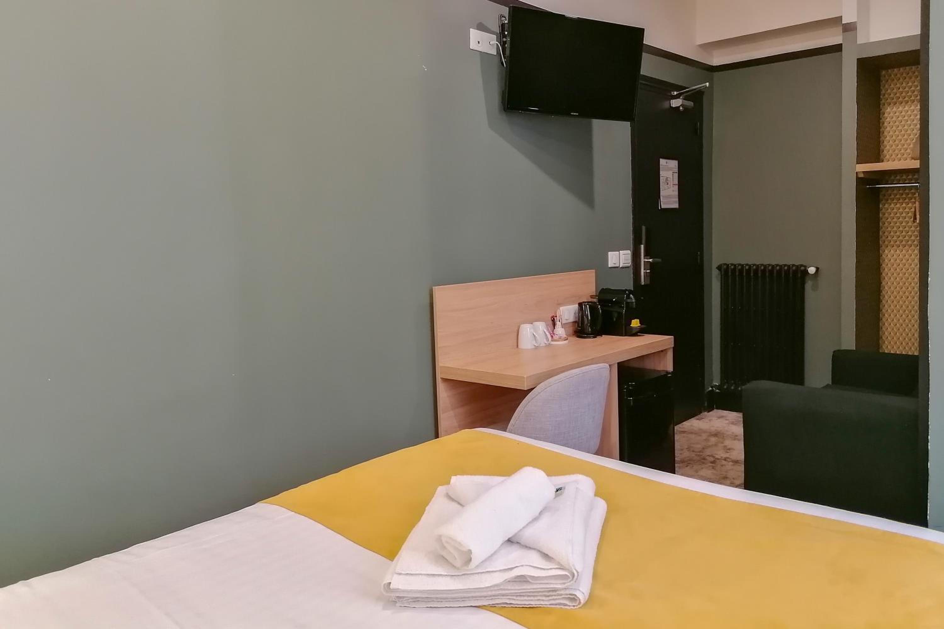 Superior Room - Photo 21