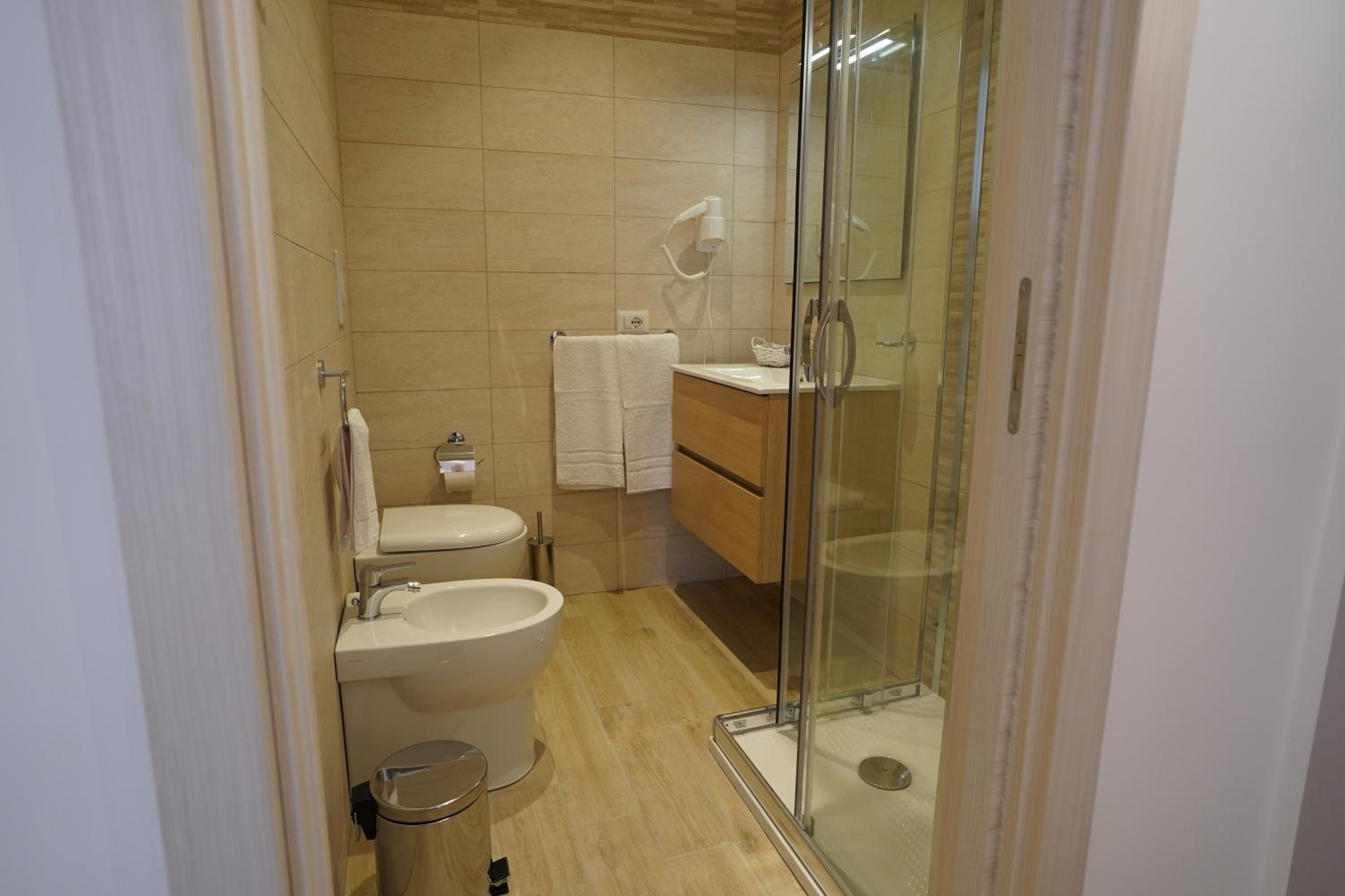 Triple Room with Private Bathroom photo 3