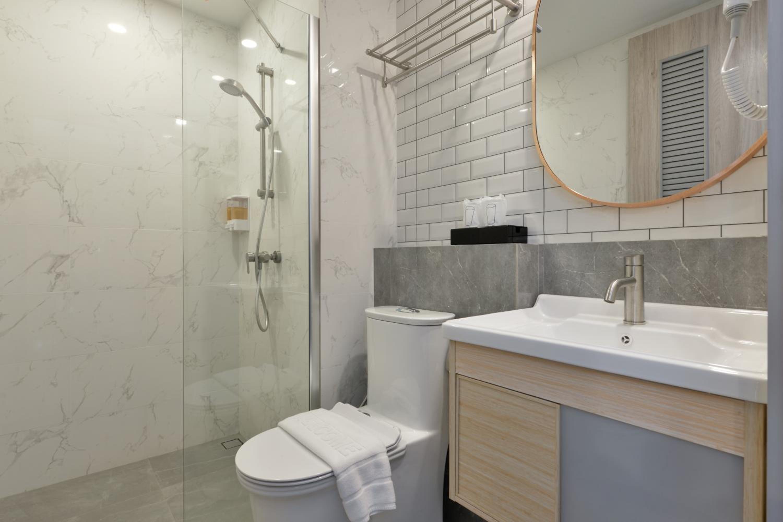 Superior Deluxe Double or Twin Room  photo 2
