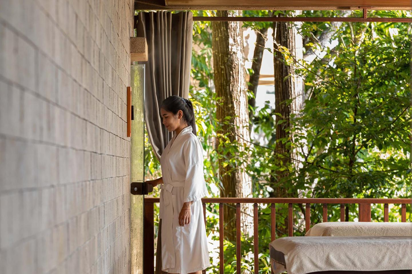 Spa Pool Suite (Open style washroom and bathroom) - Photo 4