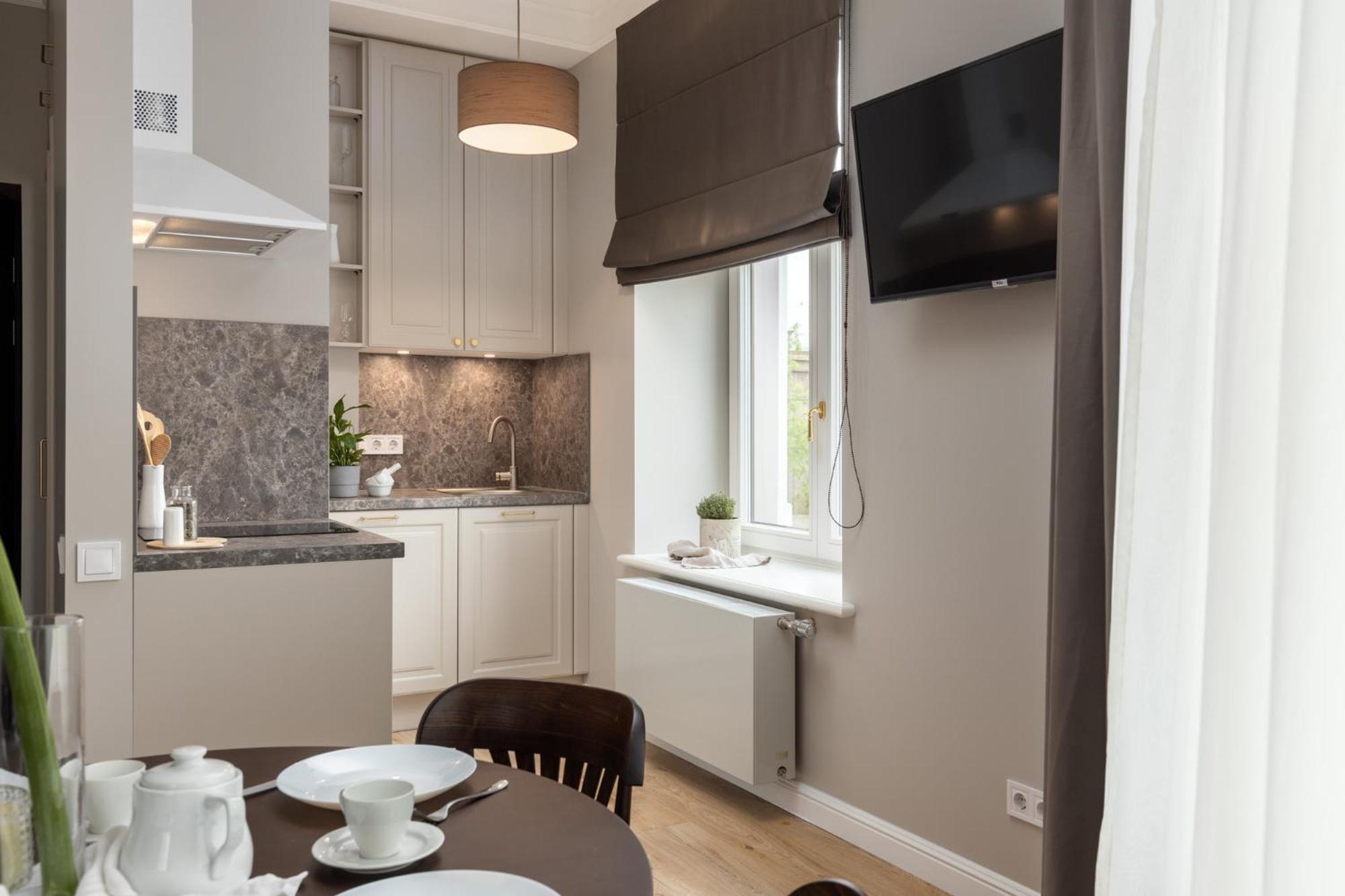 Executive Suite - Photo 1