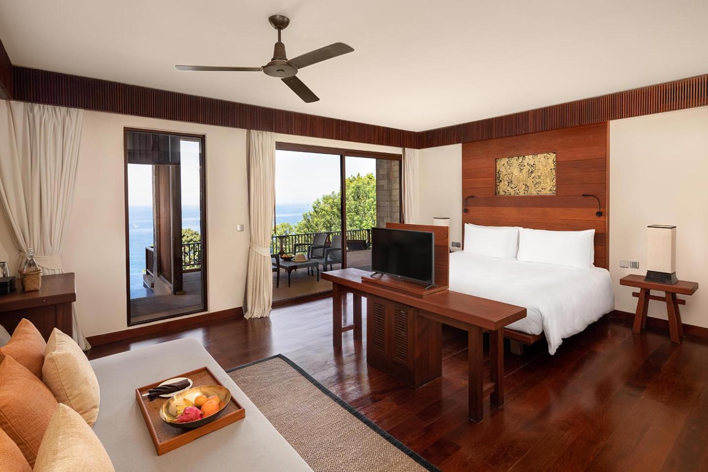 Two Bedroom Ocean Pool Suite - Photo 6