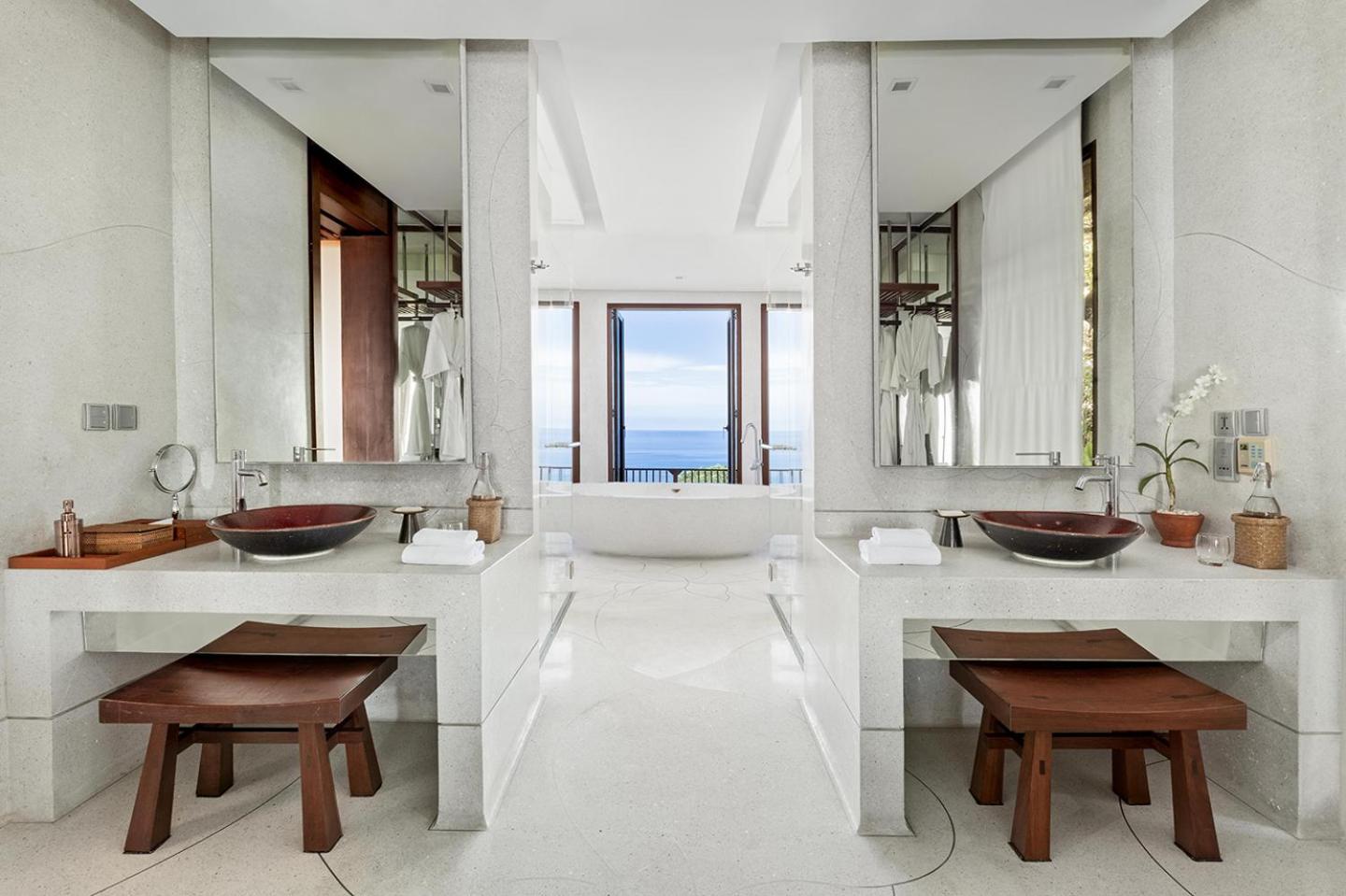 Two Bedroom Ocean Pool Suite - Photo 5