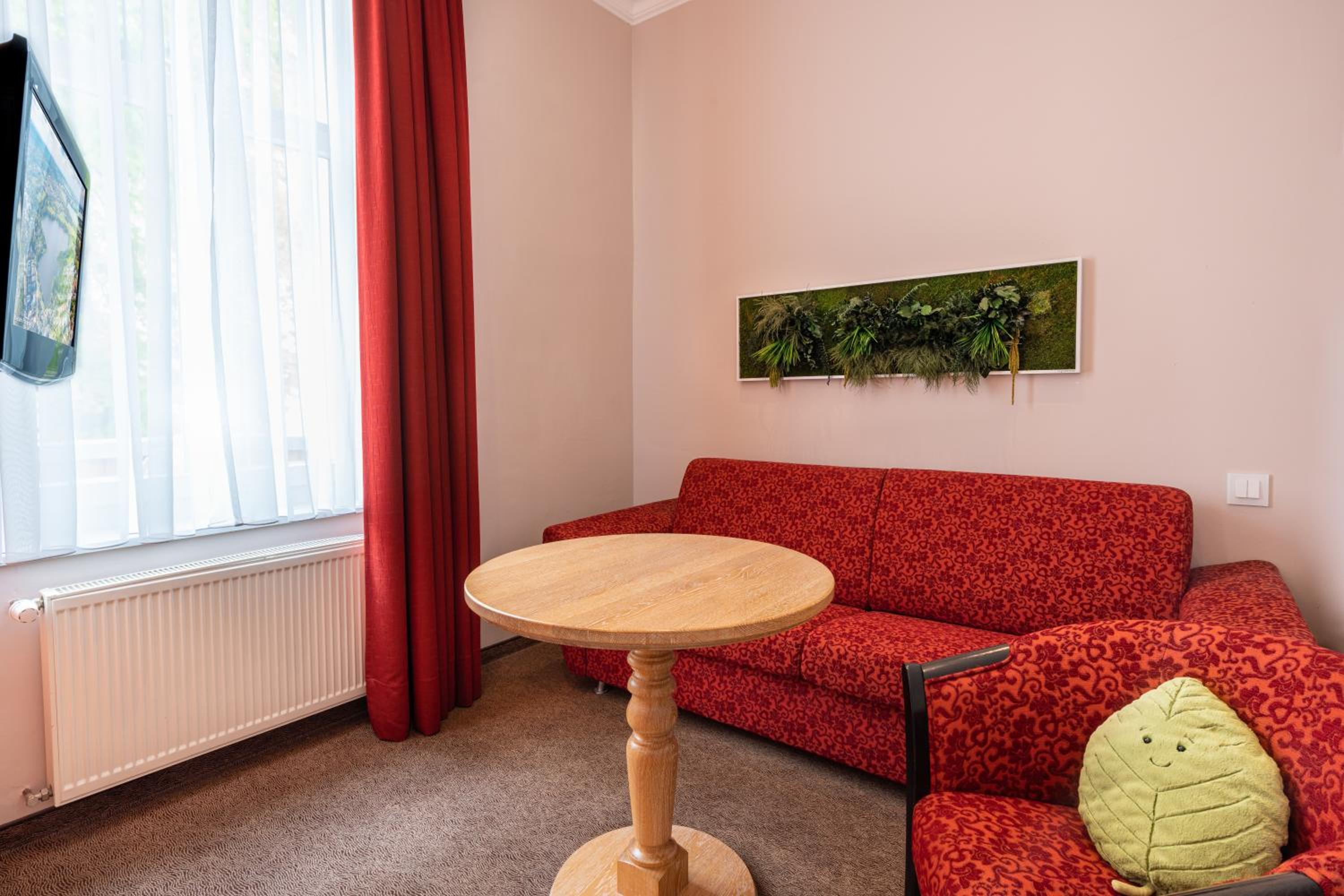 Comfort Double Room with Balcony thumbnail 6